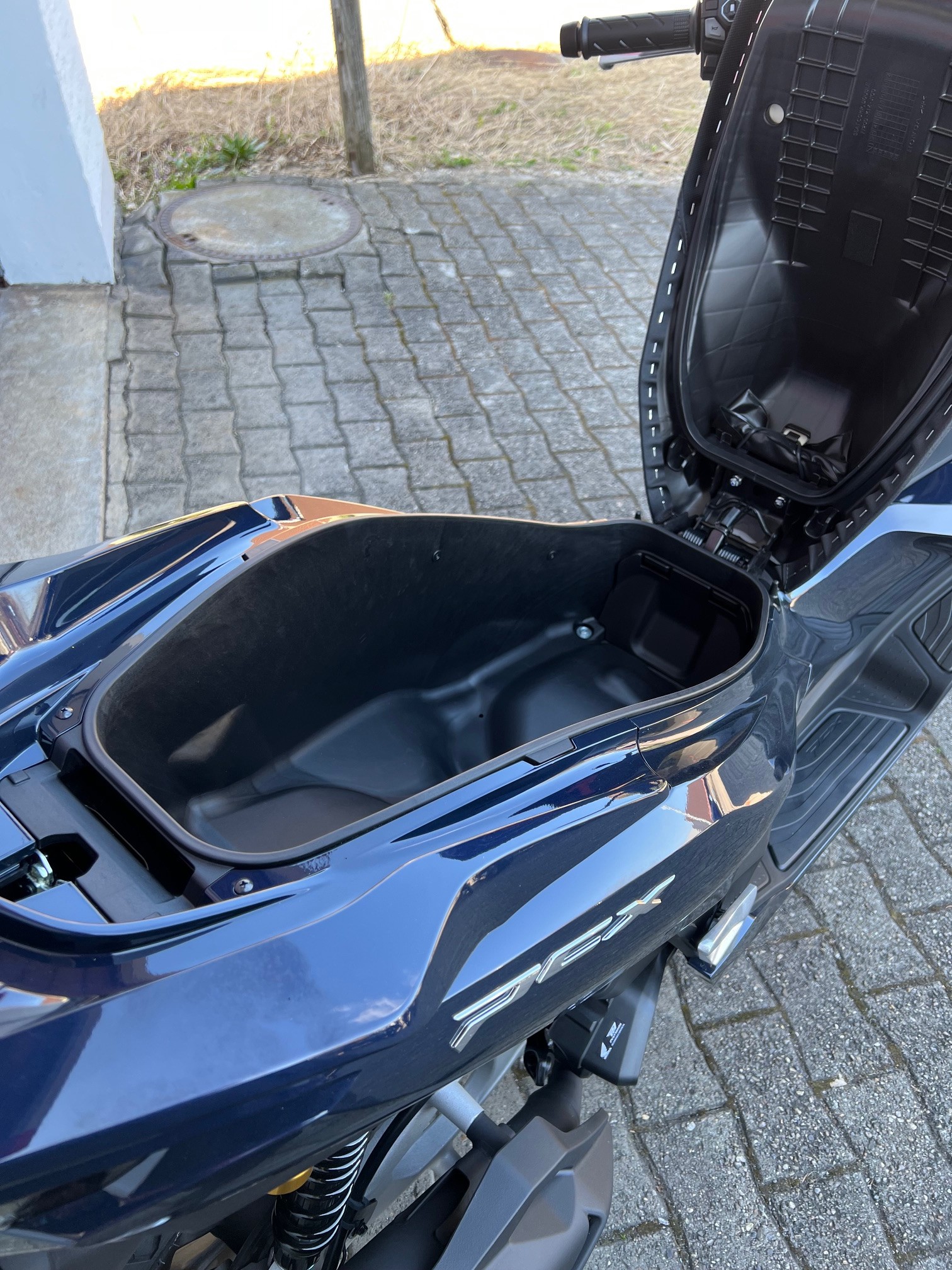 HONDA PCX 125 i ABS DELUXE 2025-showroom-element-1