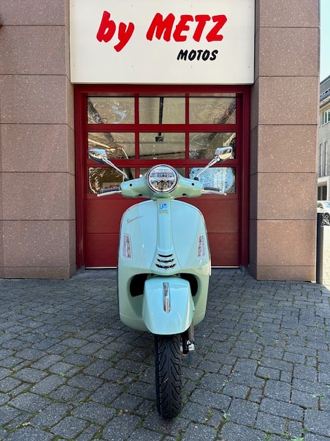 PIAGGIO Vespa GTS 125 RST Euro 5+-image-1