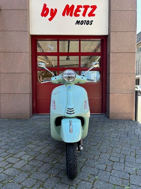 PIAGGIO Vespa GTS 125 RST Euro 5+-image-2