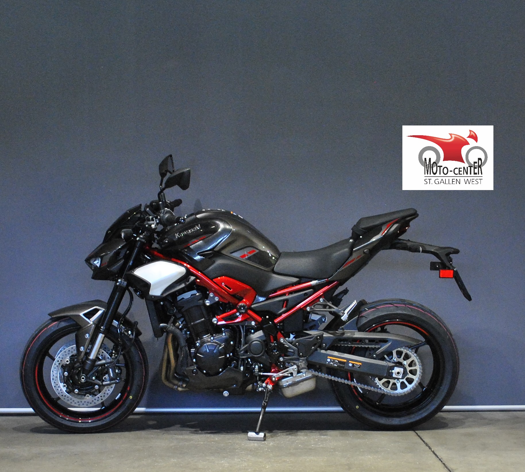 KAWASAKI Z 900 (35kW)-showroom-element-2