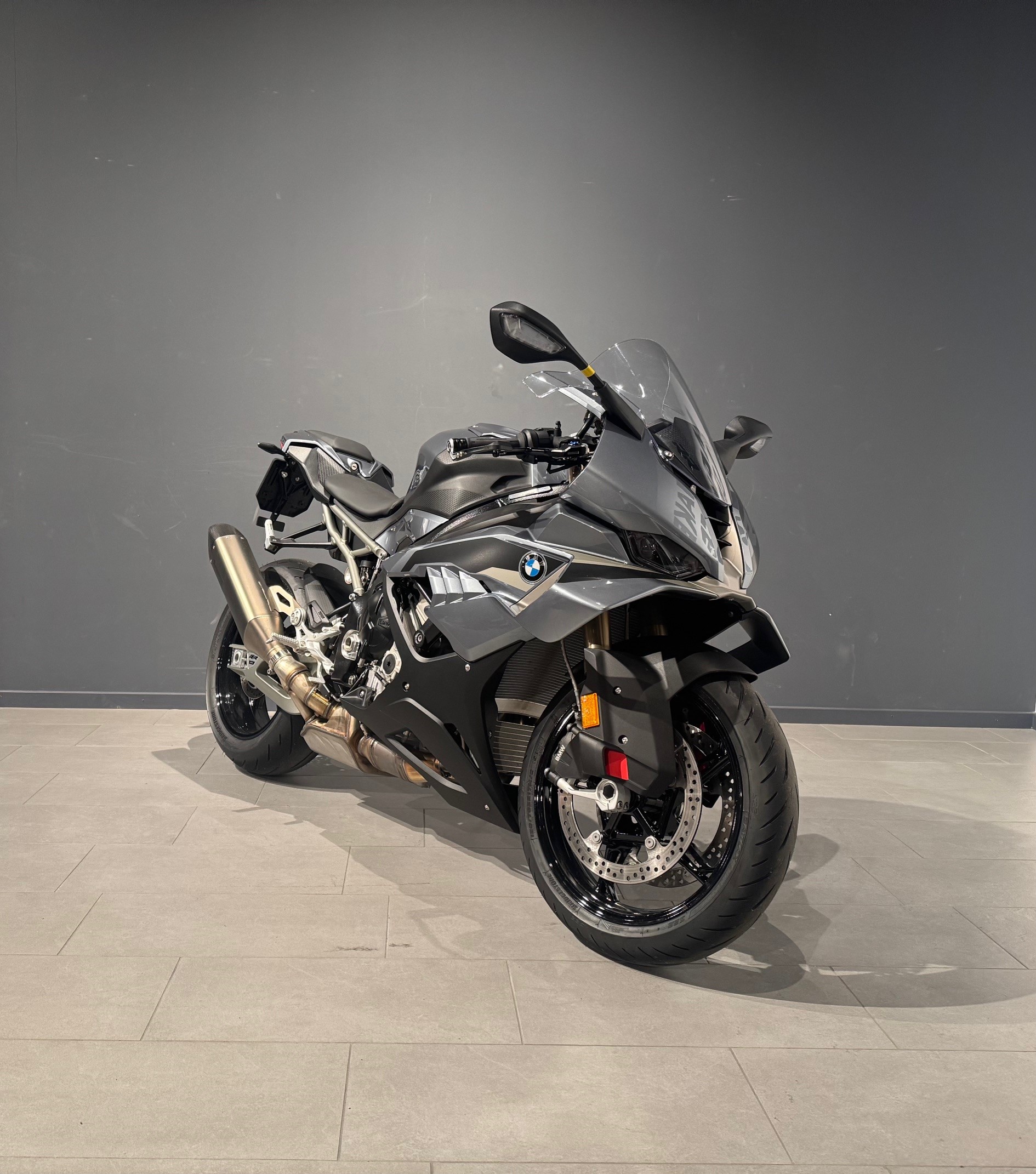 BMW S 1000 RR-image-1