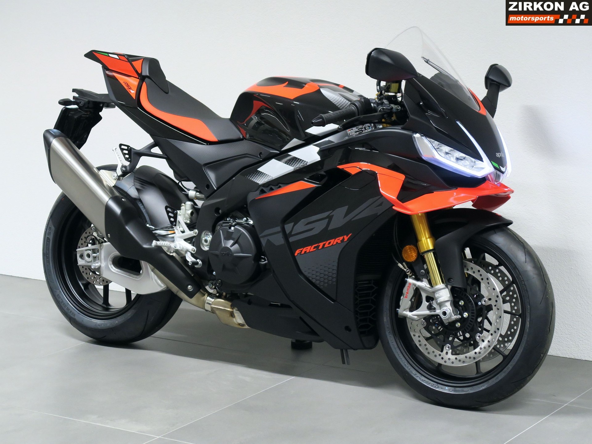 APRILIA RSV4 1100 E5+ Factory-showroom-element-2