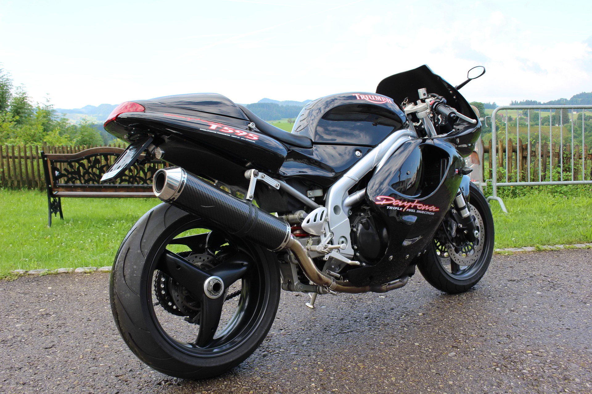 TRIUMPH Daytona 950 T595-image-3