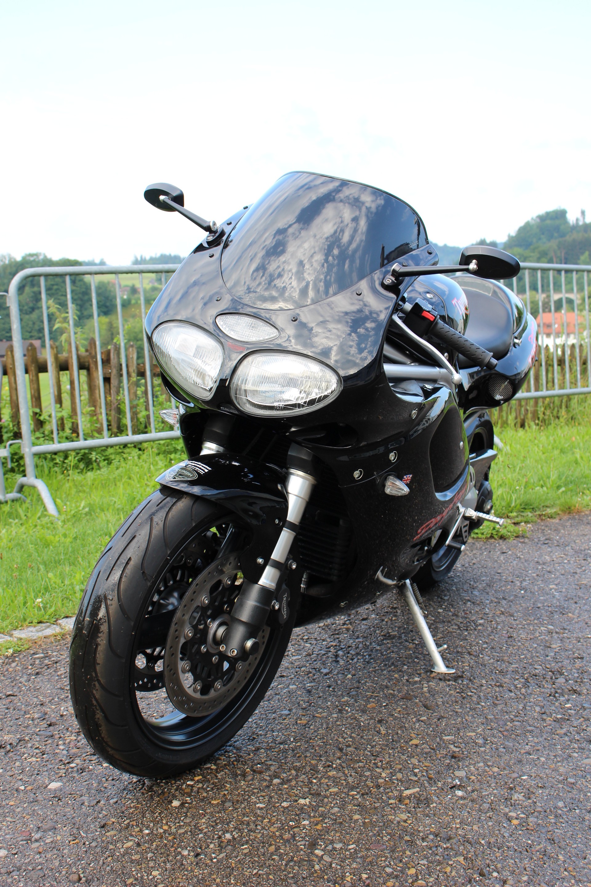 TRIUMPH Daytona 950 T595-image-2