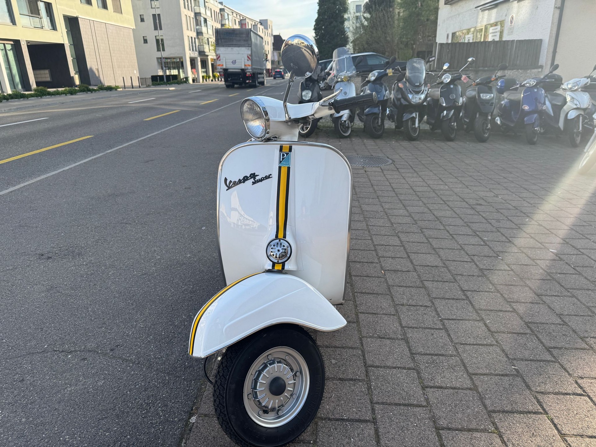 PIAGGIO Vespa Super 125 VNC1T-showroom-element-2