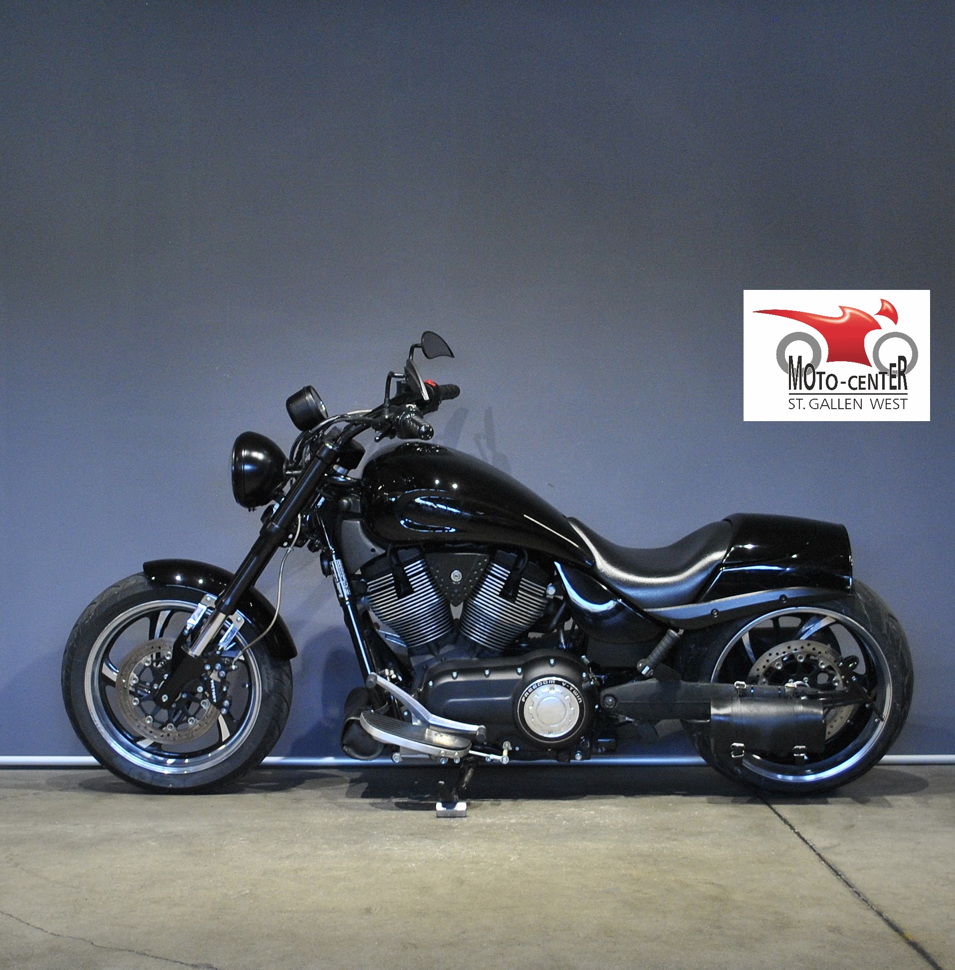 VICTORY Hammer 8Ball-showroom-element-2