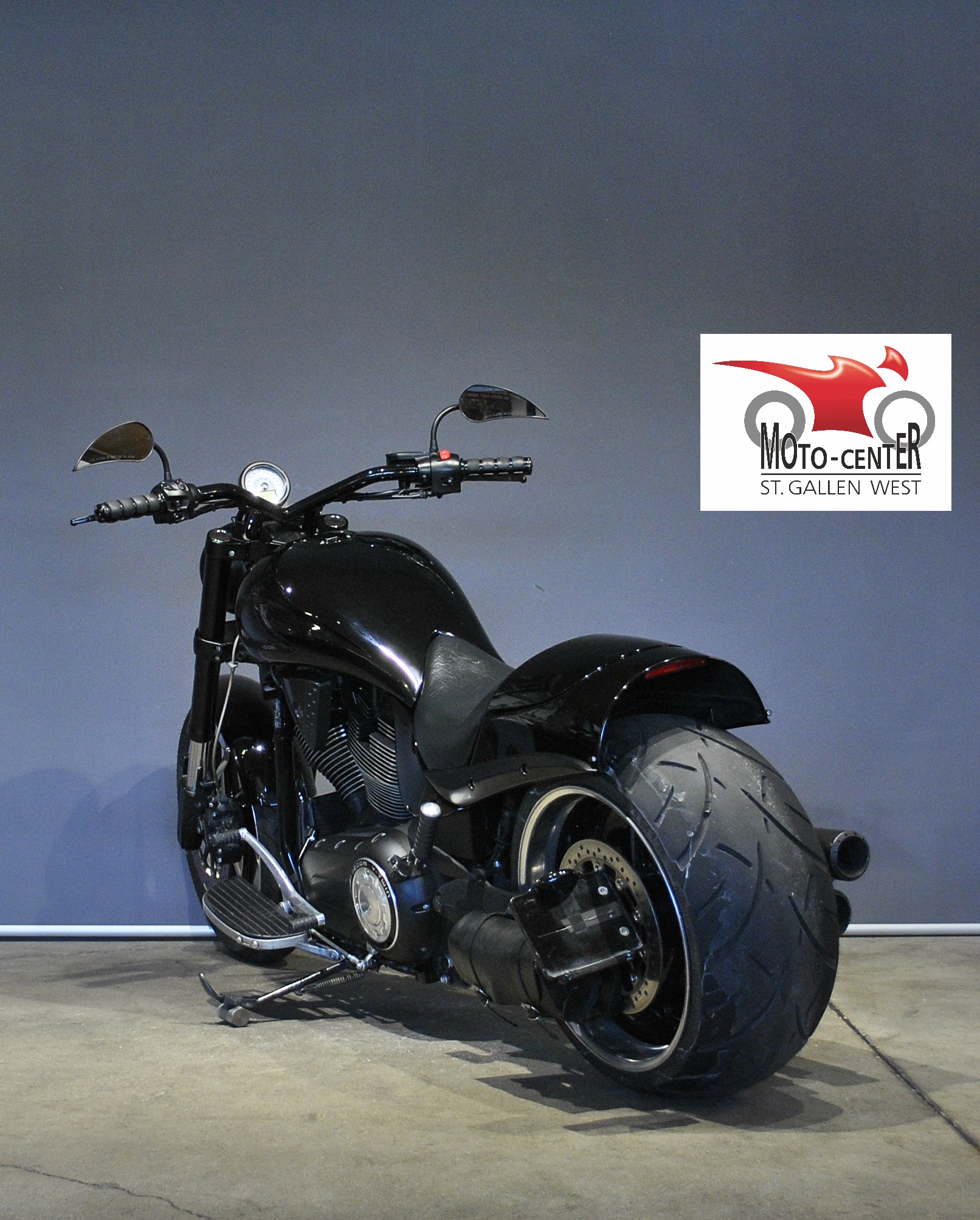VICTORY Hammer 8Ball-showroom-element-3
