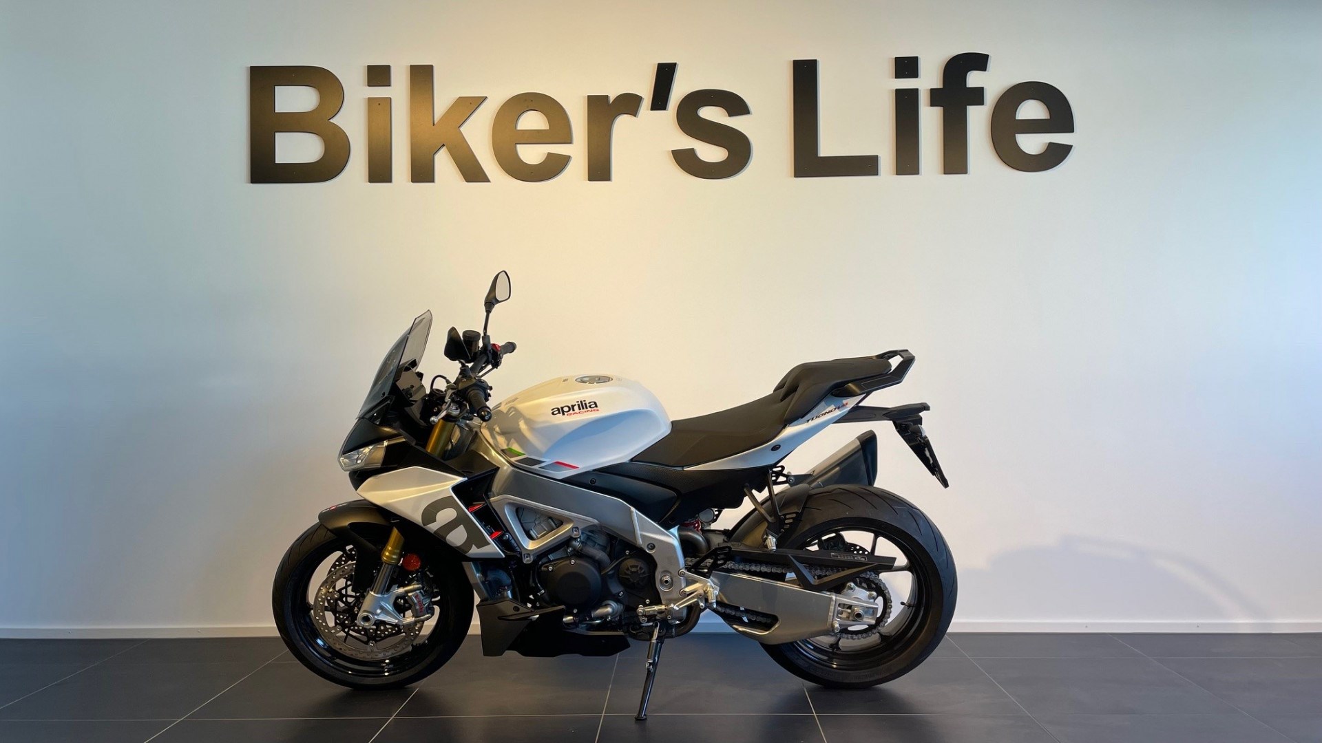 APRILIA Tuono V4 1100-image-1