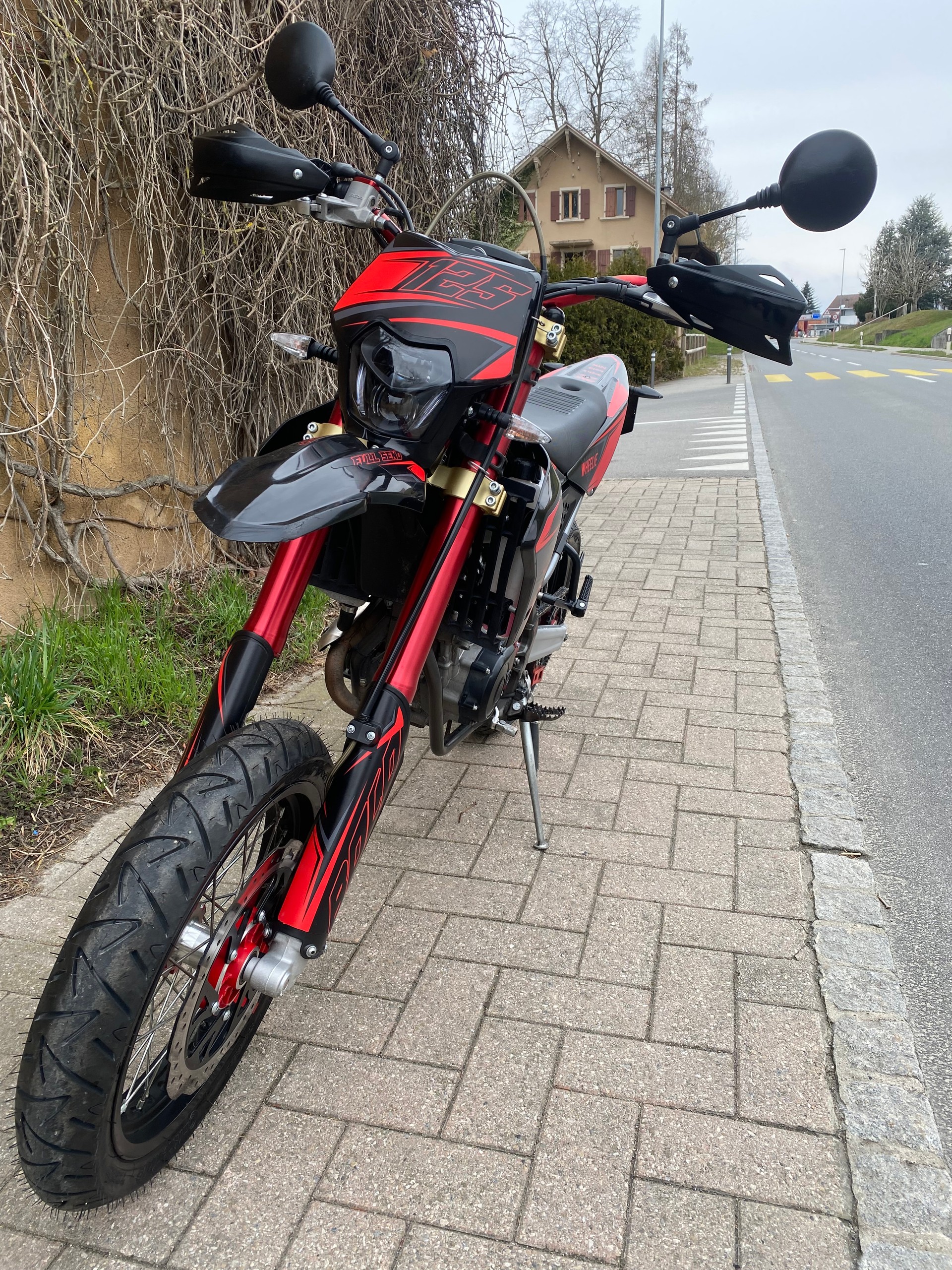 FANTIC XMF 125 Motard-image-3