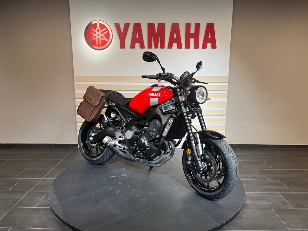 YAMAHA XSR 900