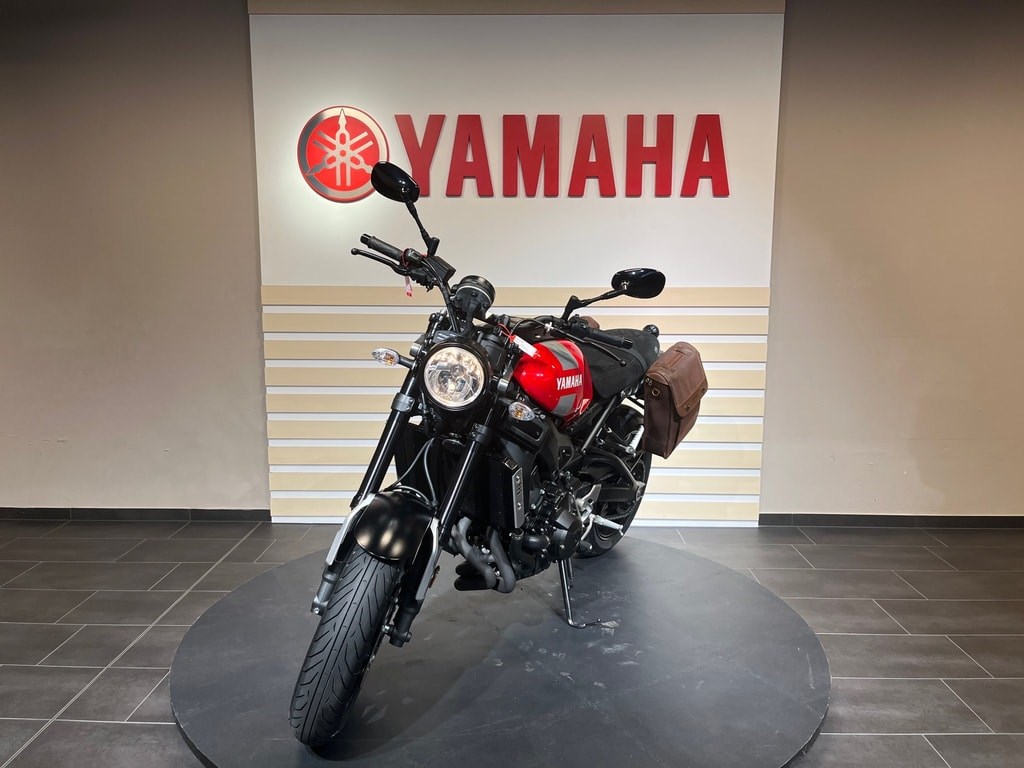 YAMAHA XSR 900-showroom-element-2