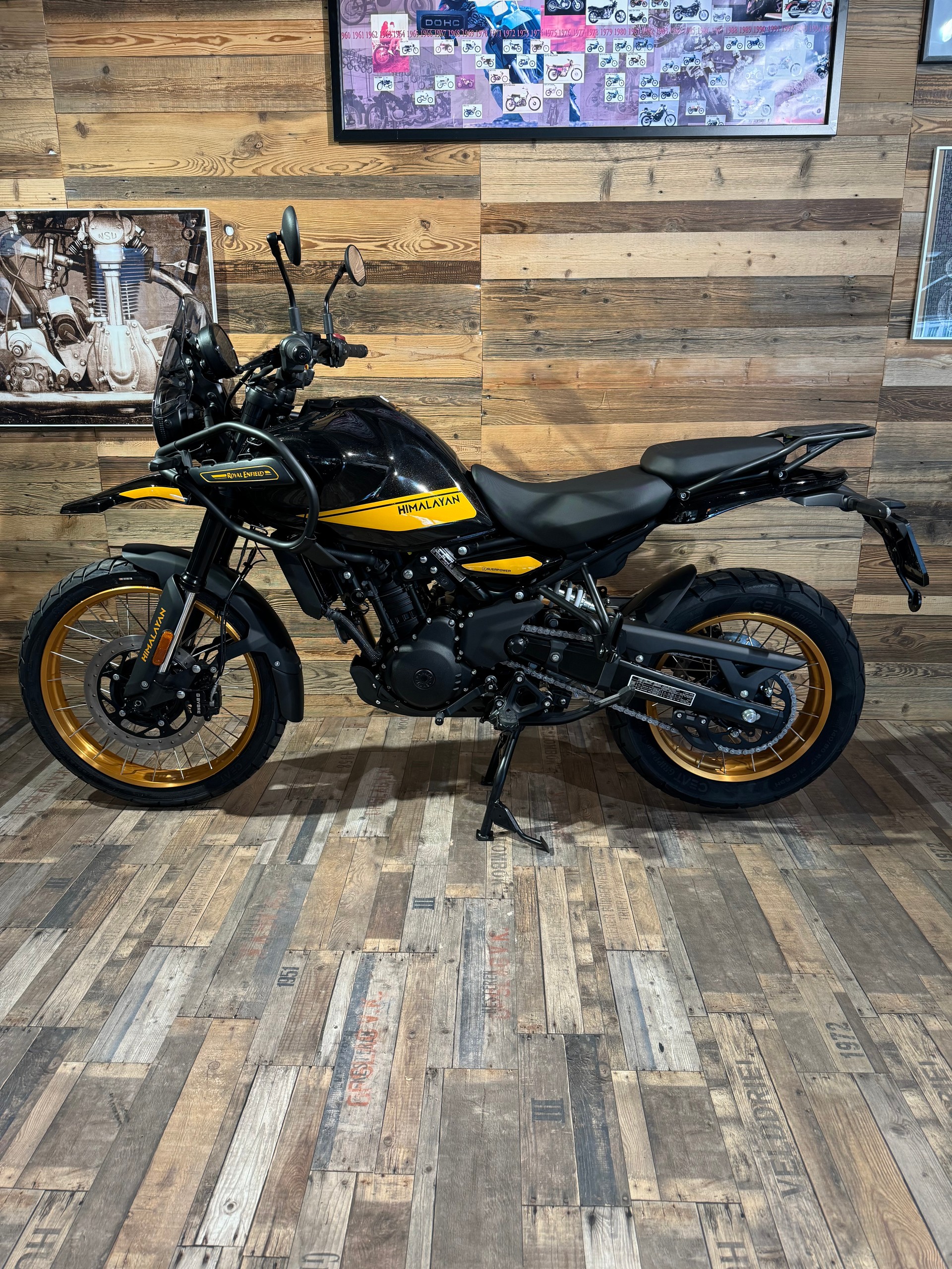 ROYAL ENFIELD HIMALAYAN 452 TUBELESS-showroom-element-1