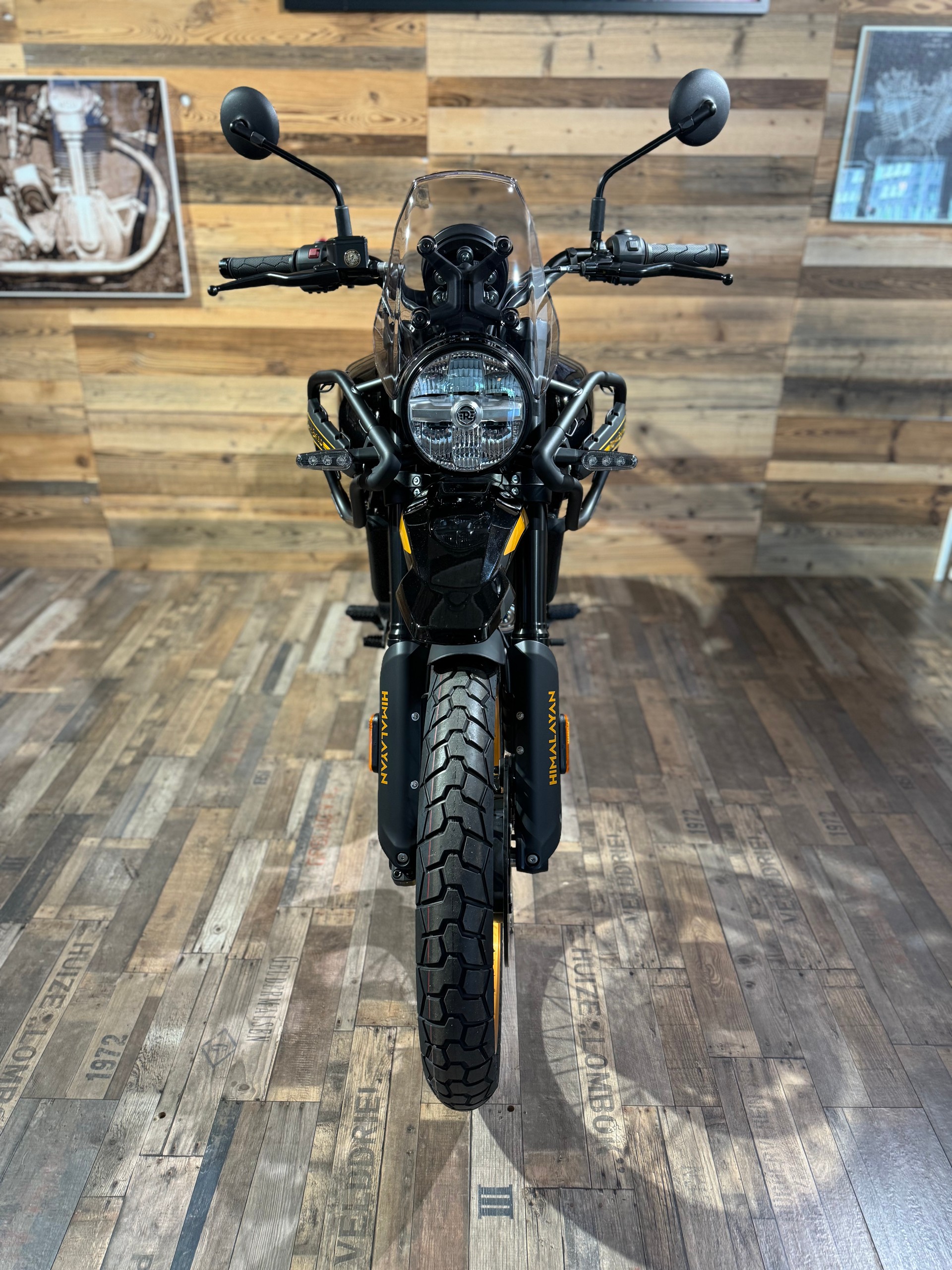 ROYAL ENFIELD HIMALAYAN 452 TUBELESS-showroom-element-2