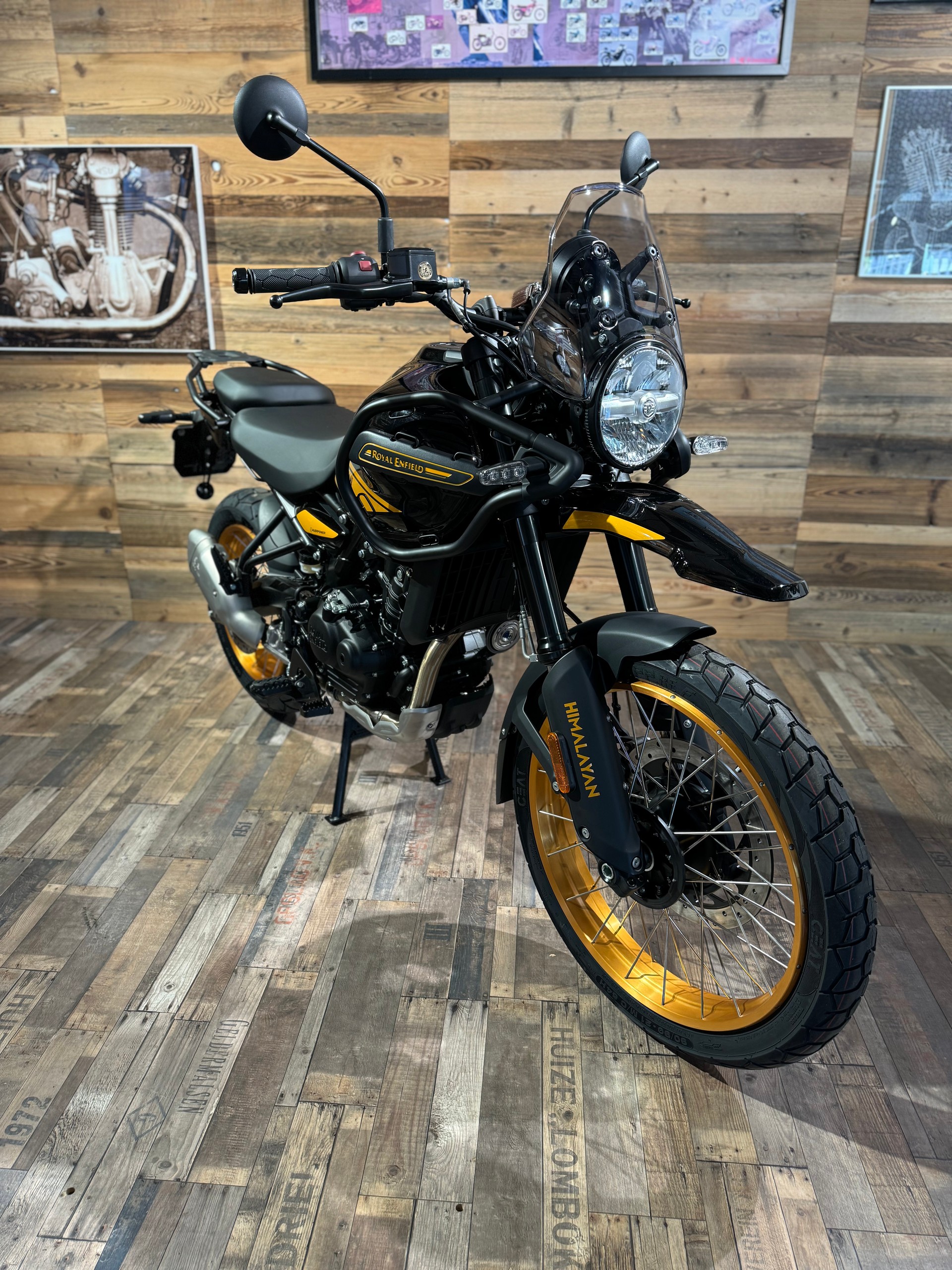 ROYAL ENFIELD HIMALAYAN 452 TUBELESS-showroom-element-3