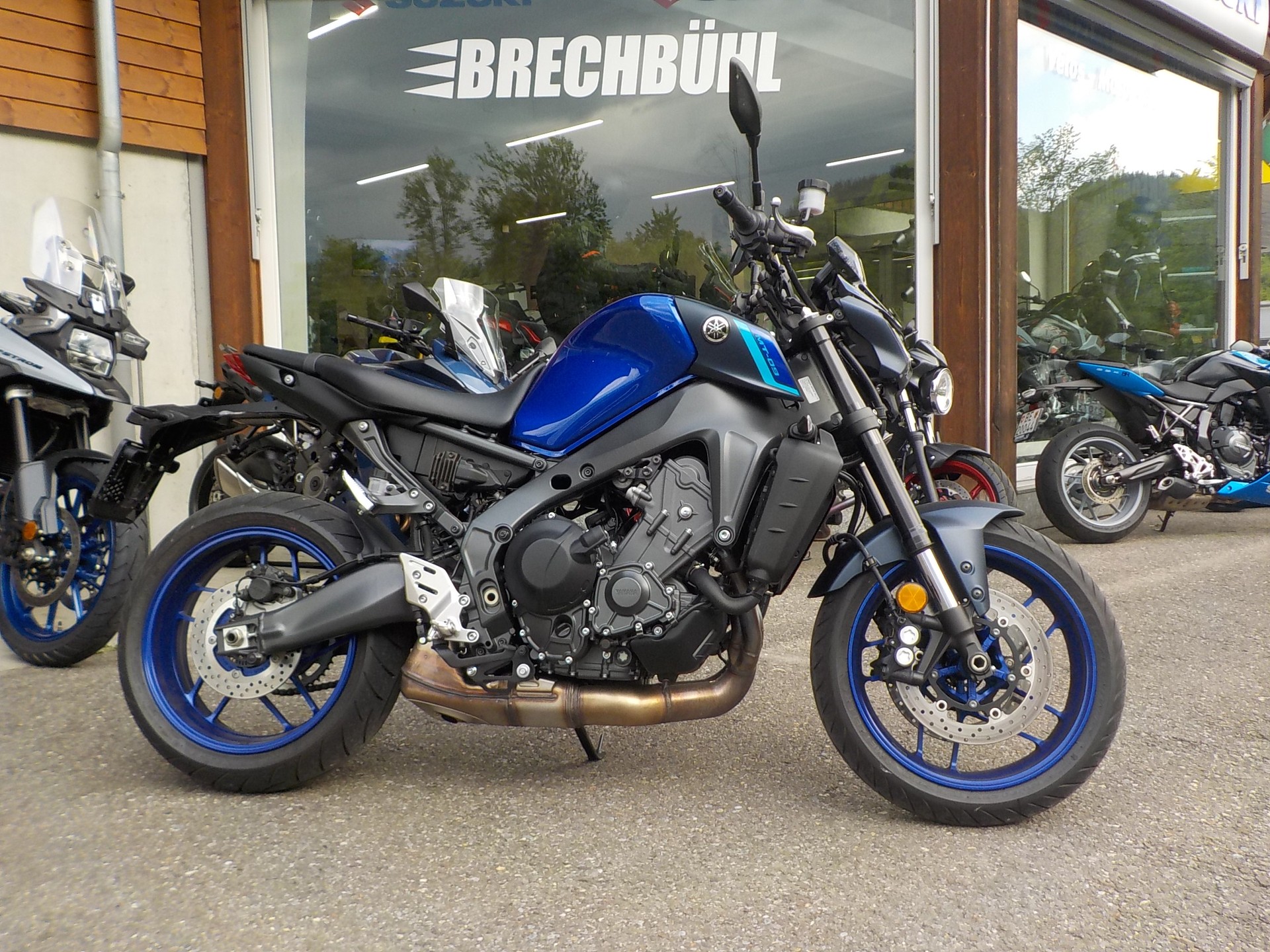 YAMAHA MT-09