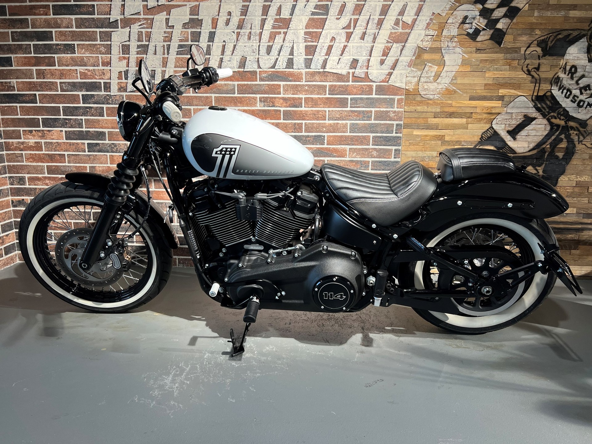 HARLEY-DAVIDSON FXBBS Street Bob 114-showroom-element-1