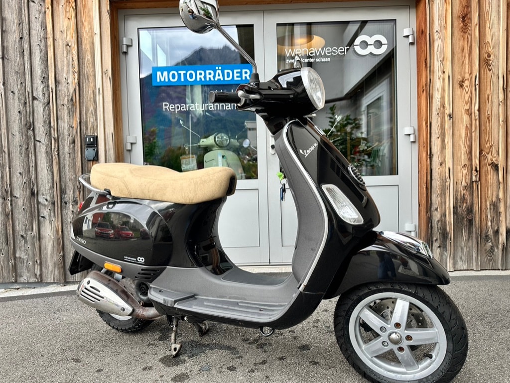 2018 Vespa GTS Gray – Redline Motorworld, image size:1024x769