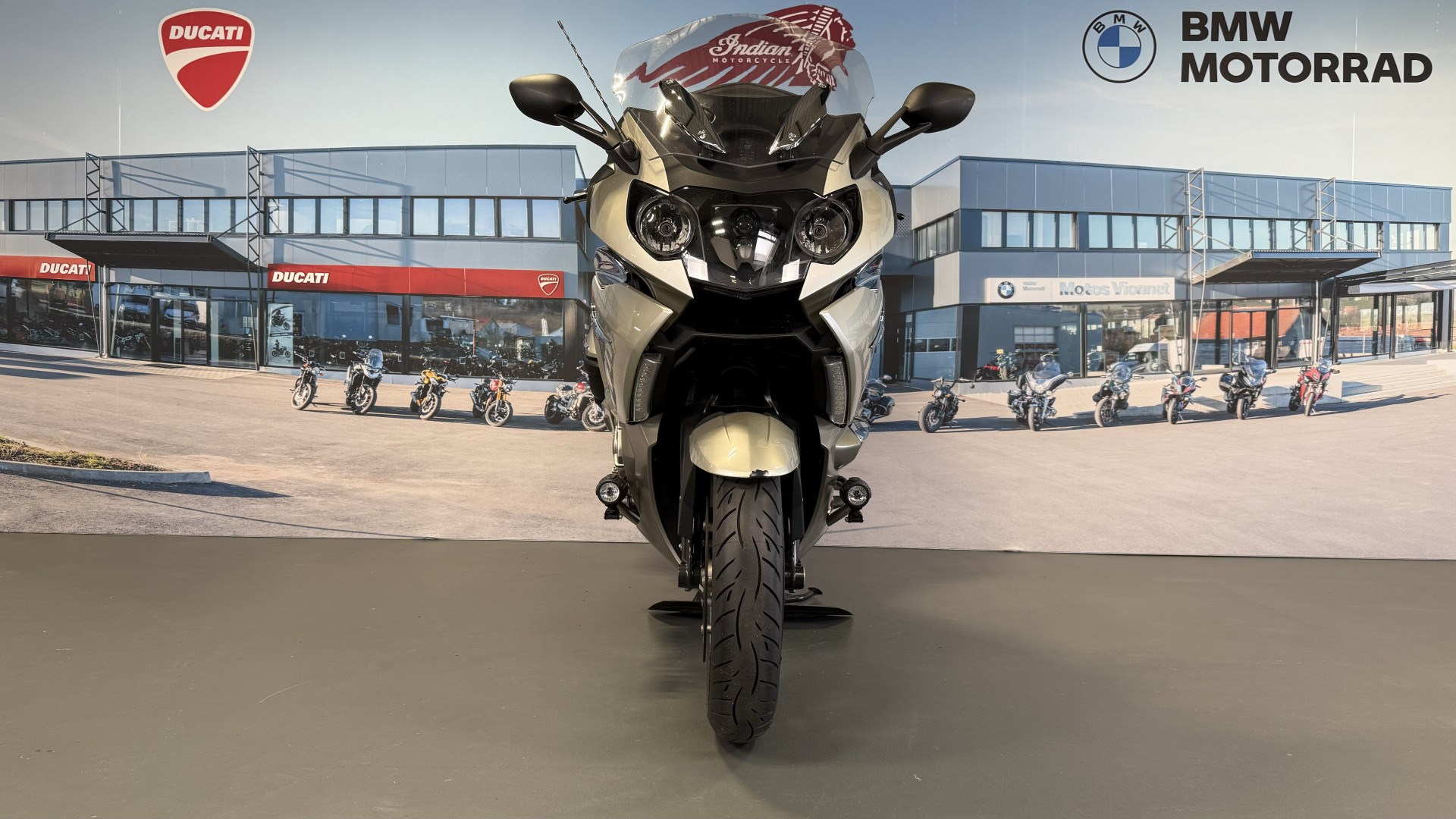 BMW K 1600 GTL-showroom-element-1