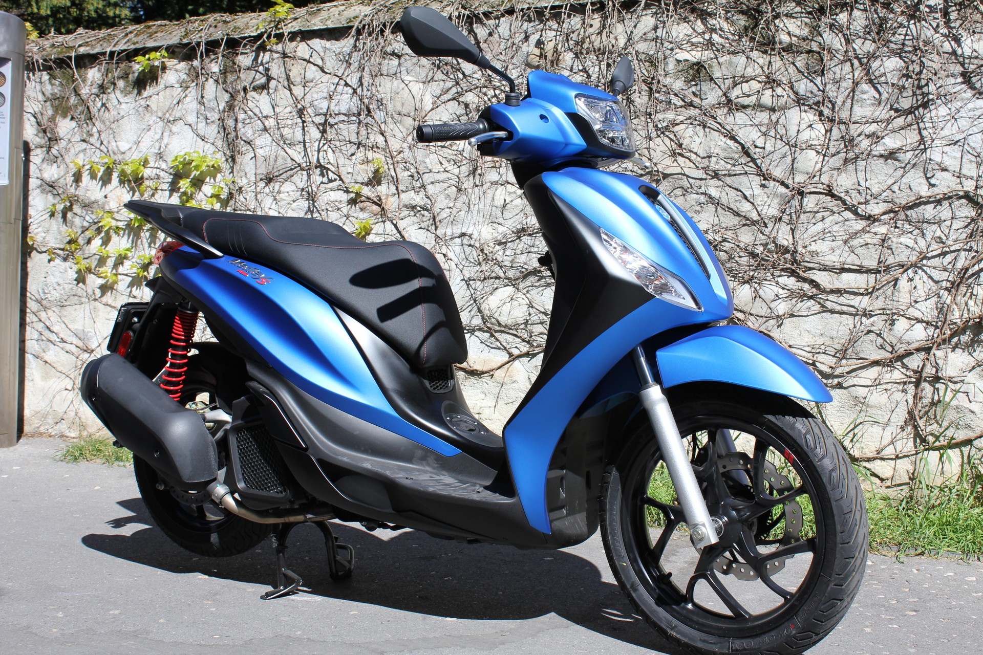 PIAGGIO Medley 125 Sport-showroom-element-3