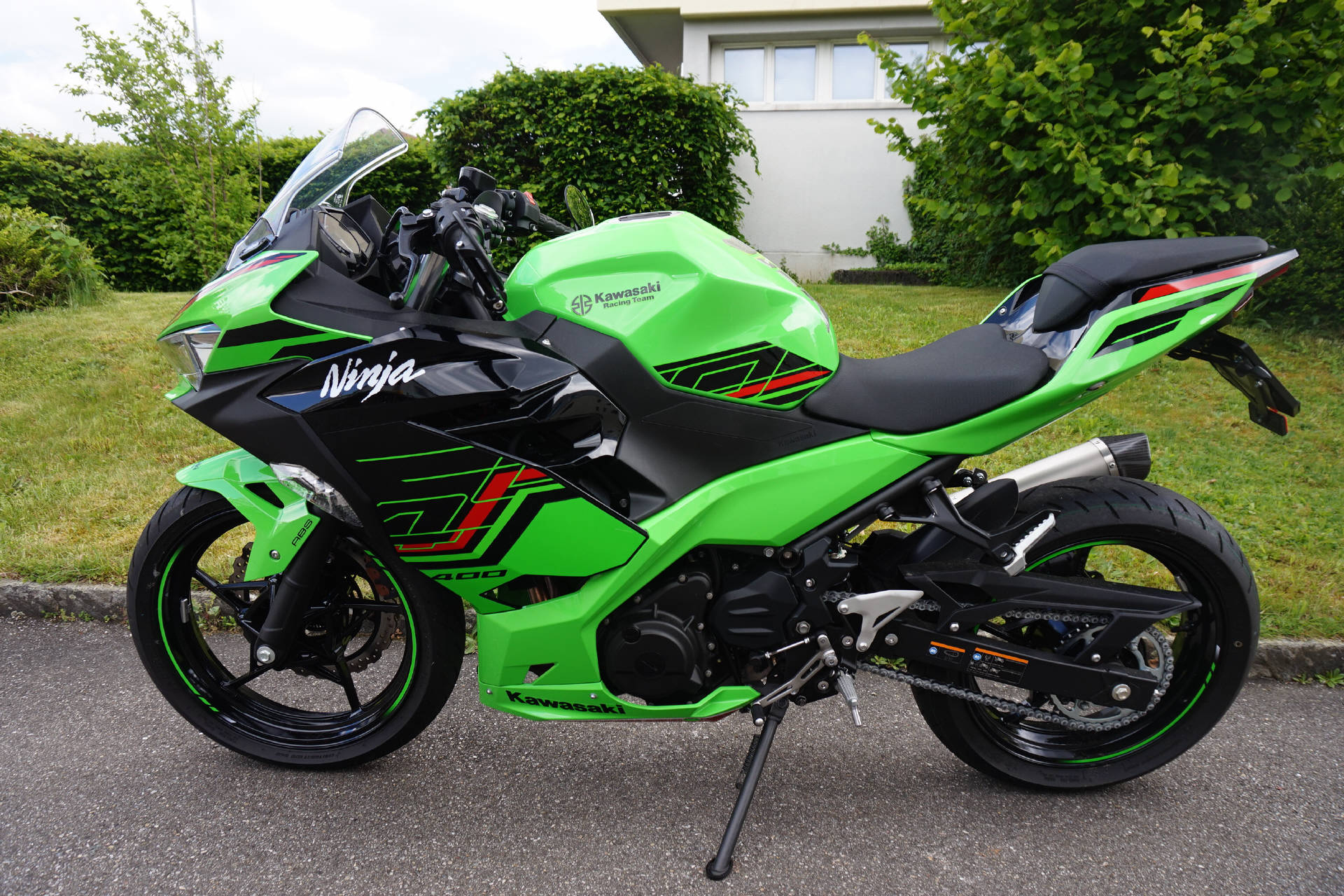 KAWASAKI Ninja 400 KRT Edition ABS mit Leovinci  LV One EVO Auspuff