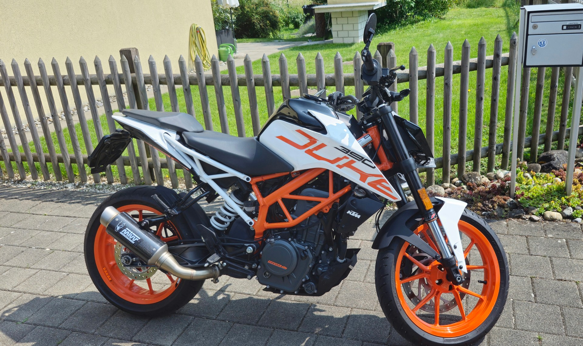KTM 390 Duke ABS-image-1