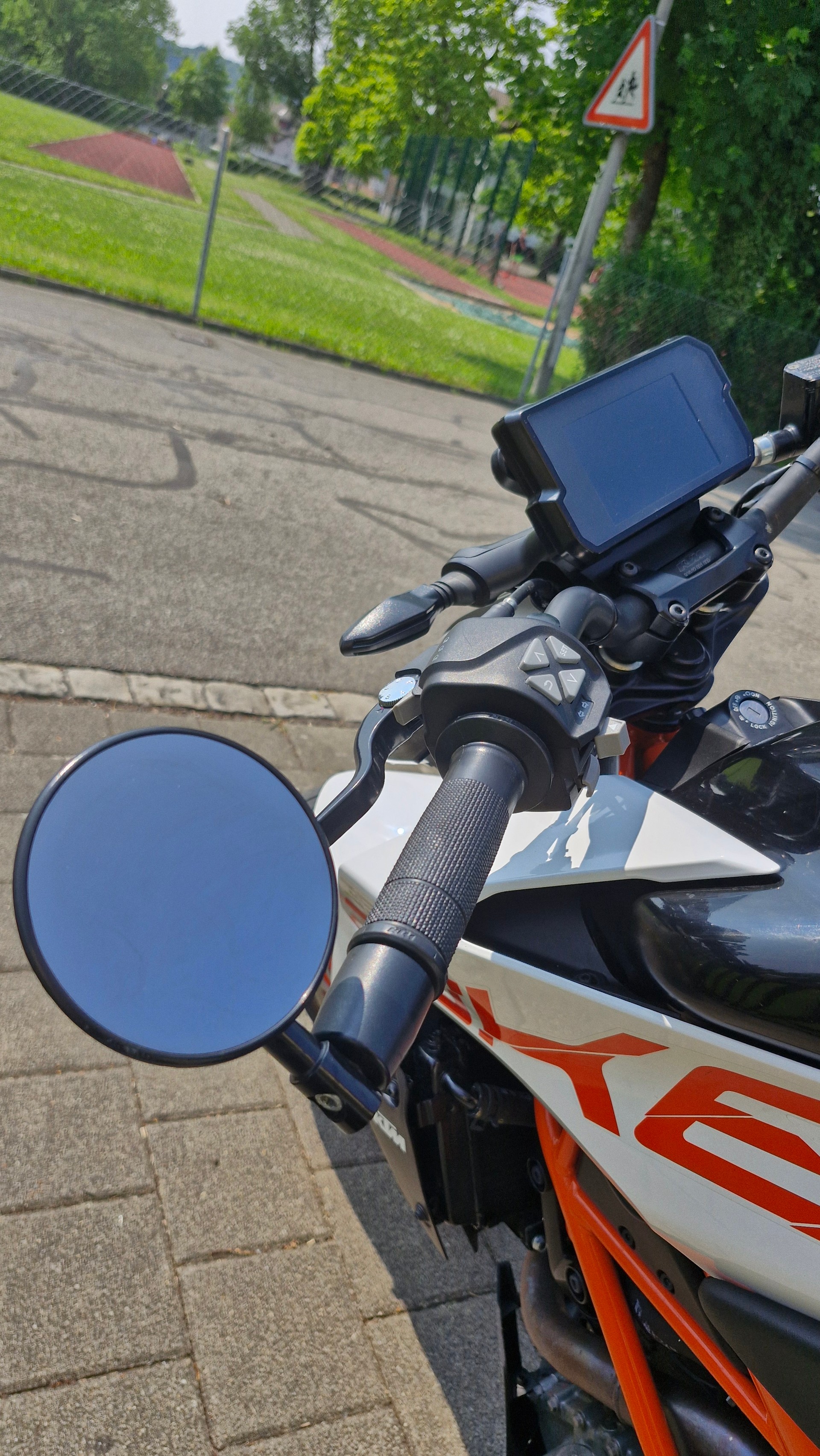 KTM 390 Duke ABS-image-5