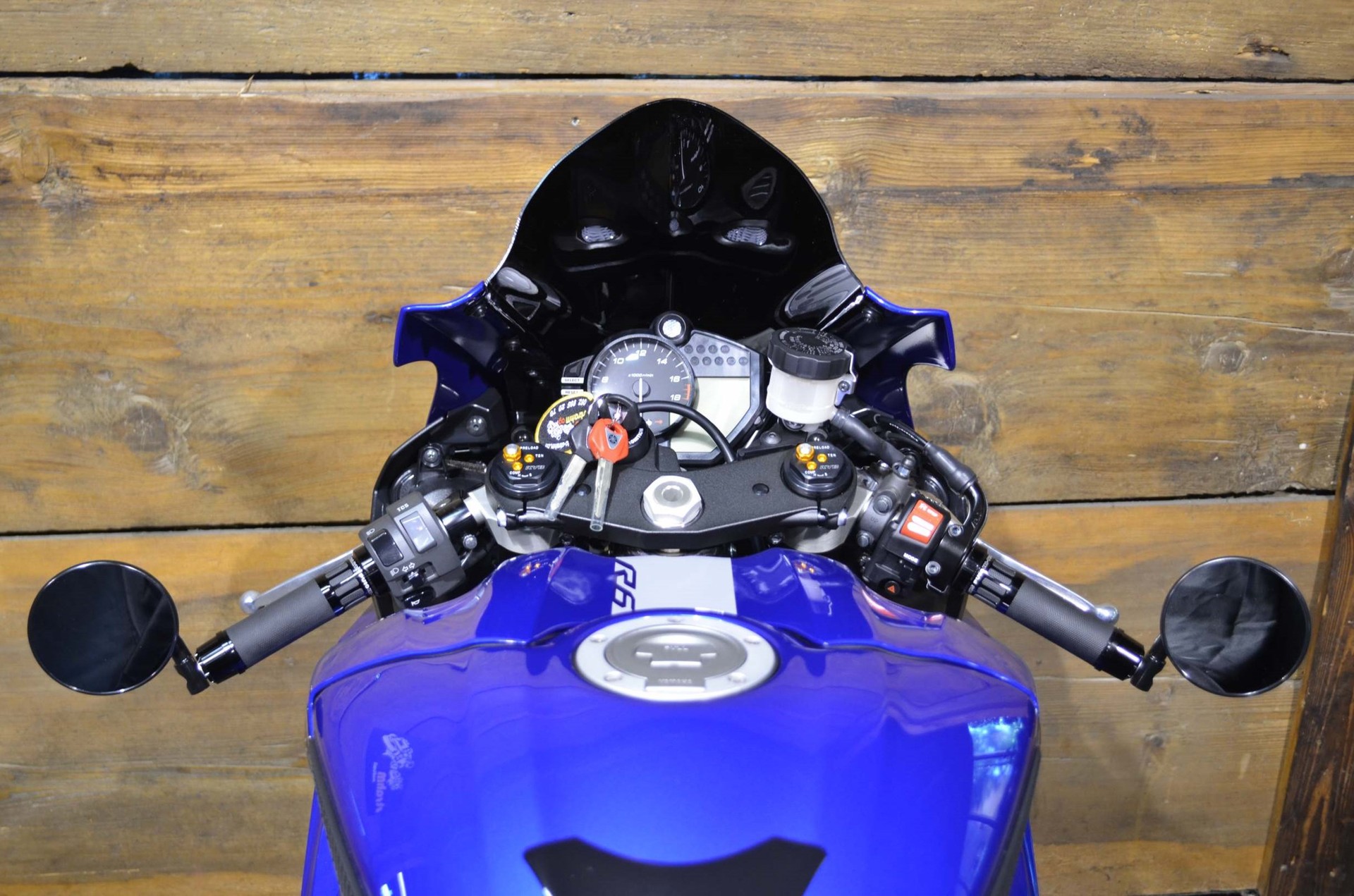 YAMAHA YZF-R6 ABS-showroom-element-2