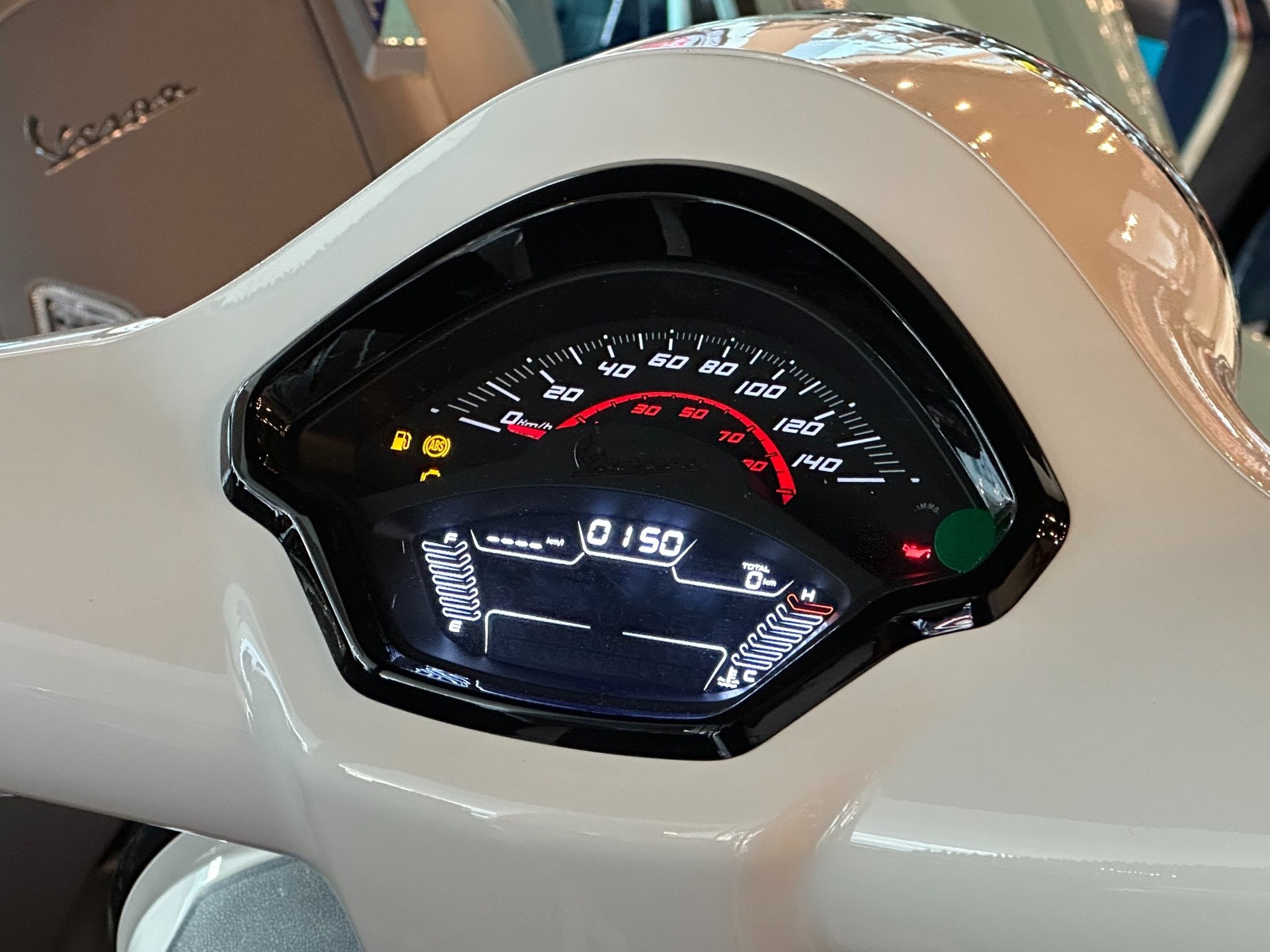 PIAGGIO Vespa GTS 300 Super Sport ABS-showroom-element-2