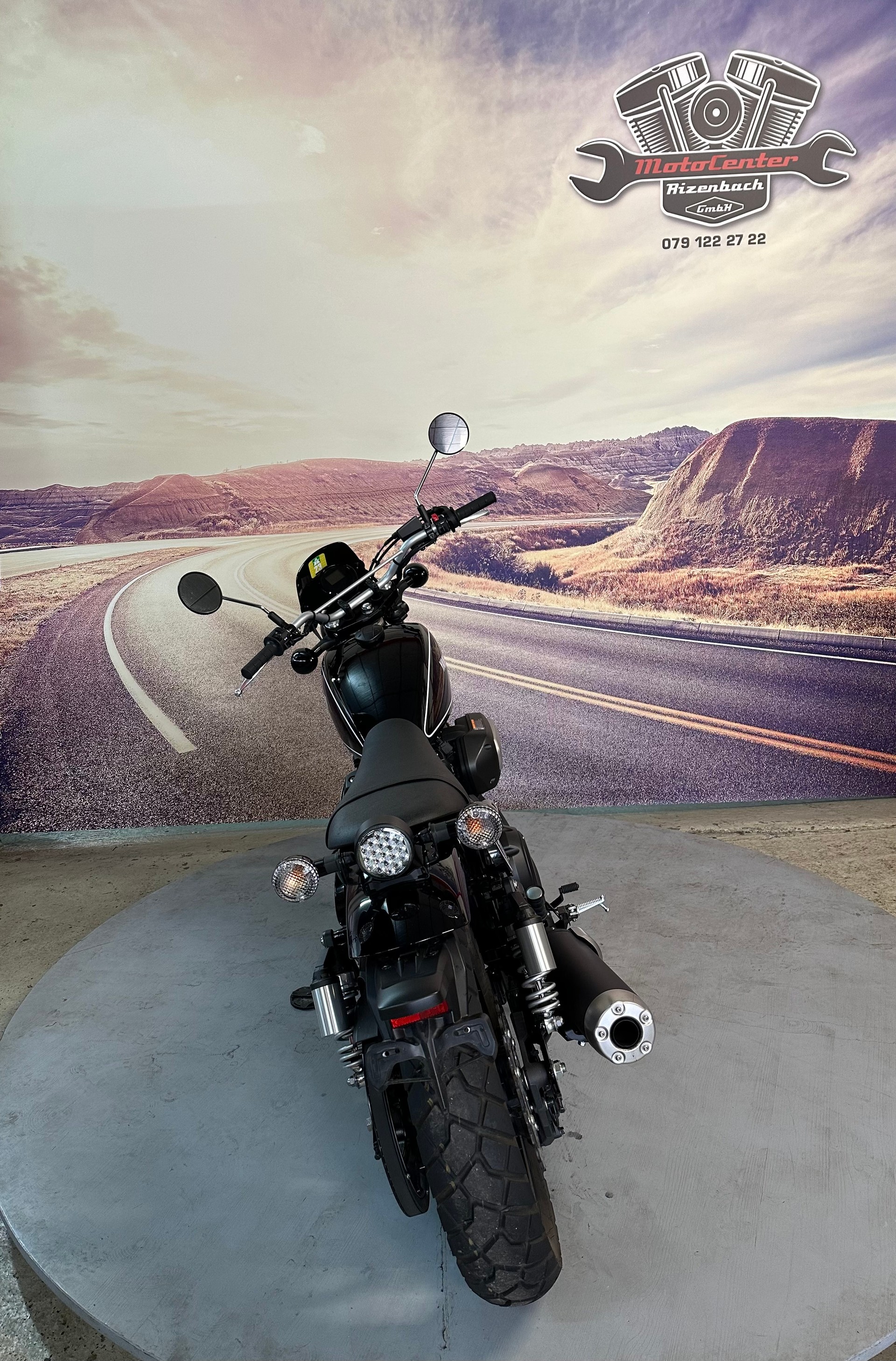 YAMAHA SCR 950 ABS-showroom-element-2