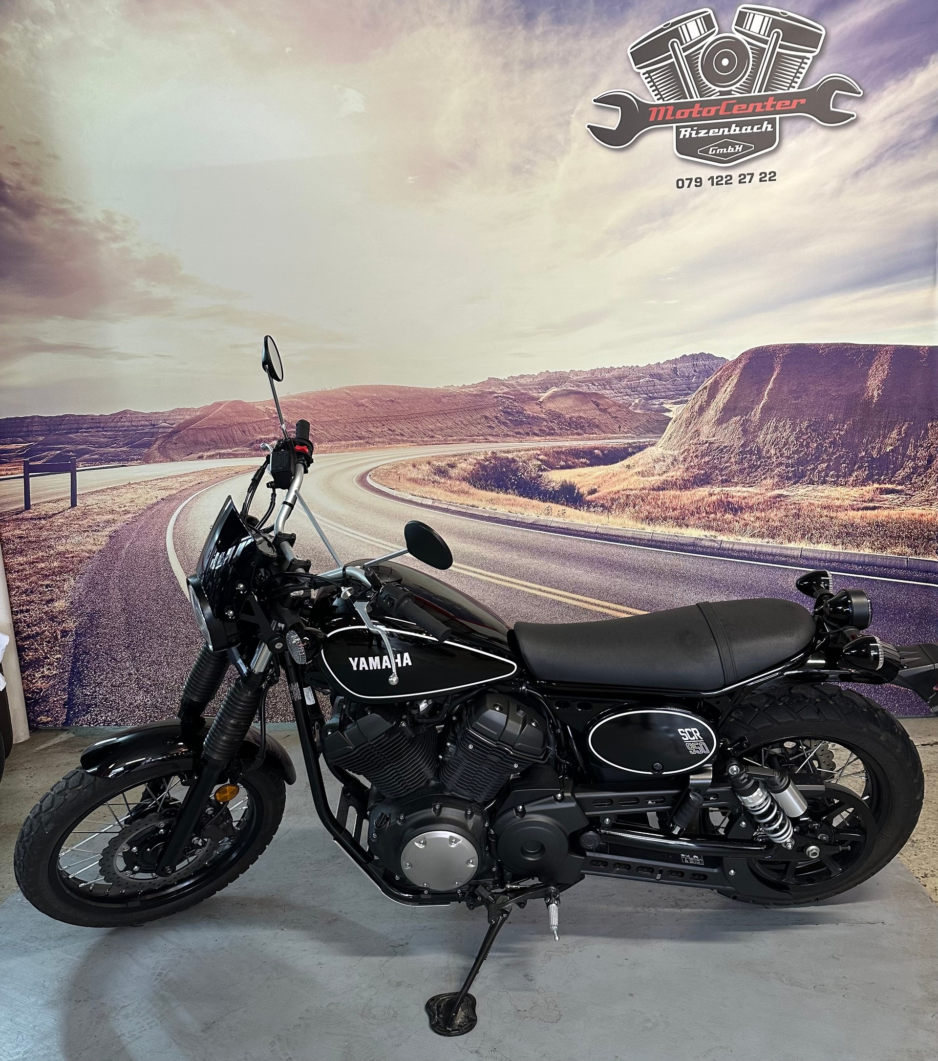 YAMAHA SCR 950 ABS-showroom-element-1