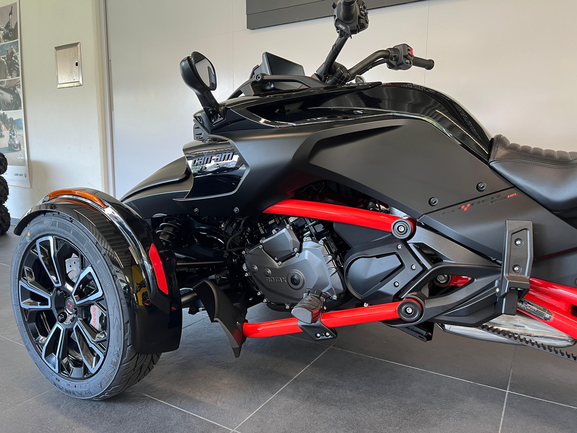CAN-AM Spyder F3-S SE6-image-7