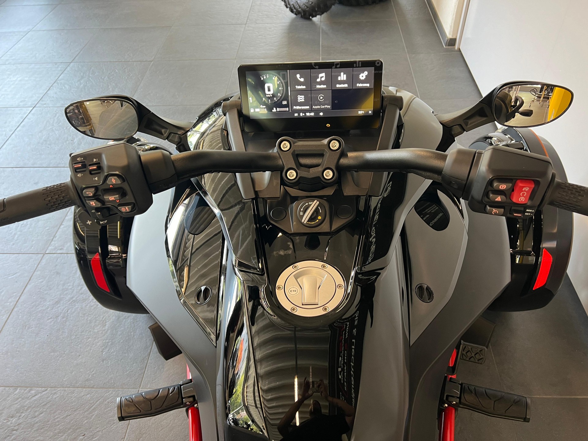 CAN-AM Spyder F3-S SE6-image-8
