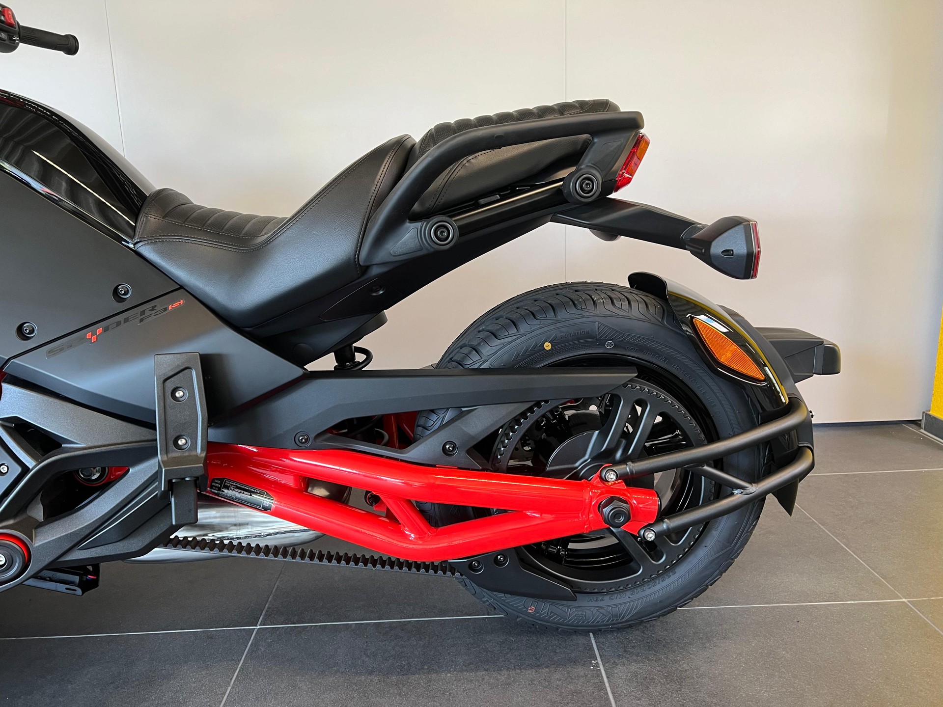 CAN-AM Spyder F3-S SE6-image-6