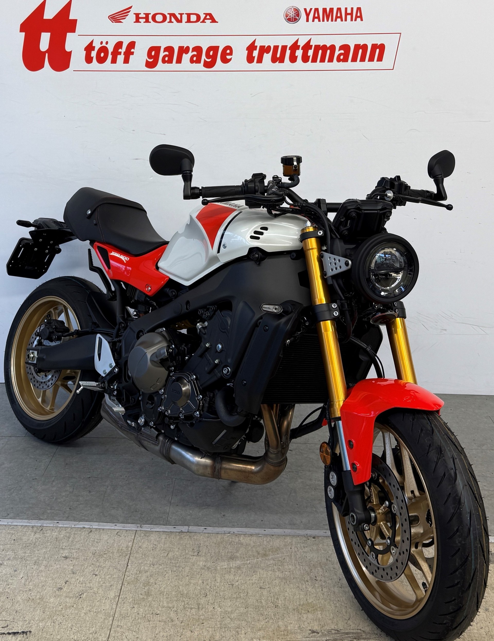 YAMAHA XSR 900-image-2
