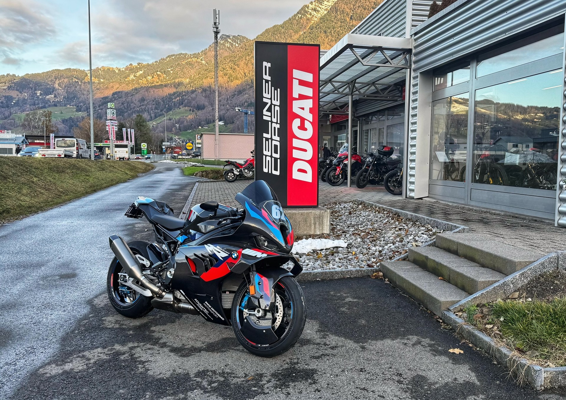 BMW M 1000 RR