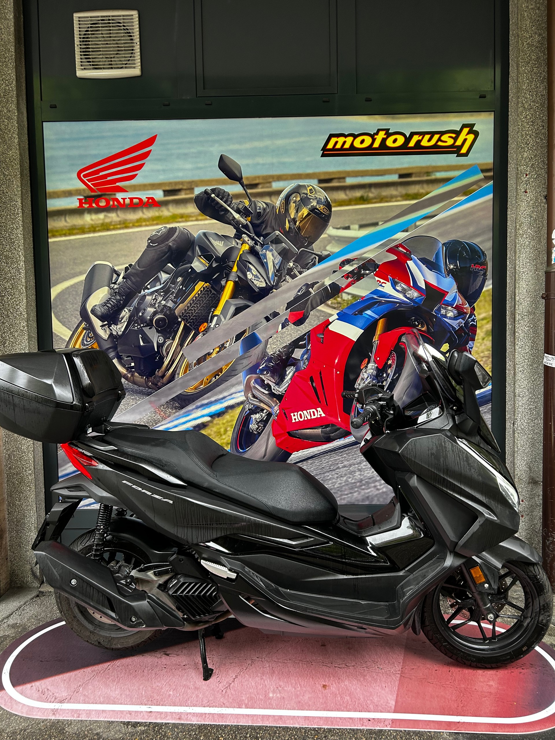 HONDA Nss 125 Forza Smart TopBox-image-0