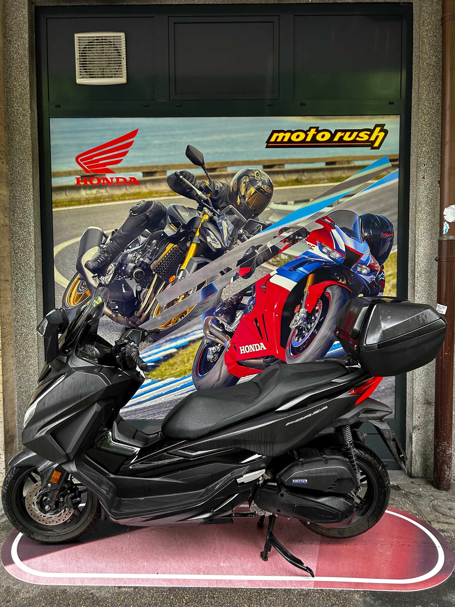 HONDA Nss 125 Forza Smart TopBox-image-1