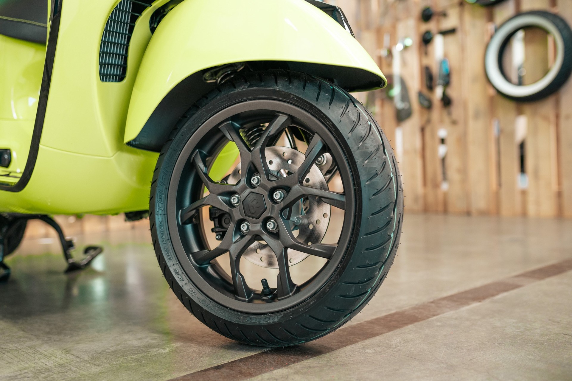 PIAGGIO Vespa GTS 300 Super ABS-image-13