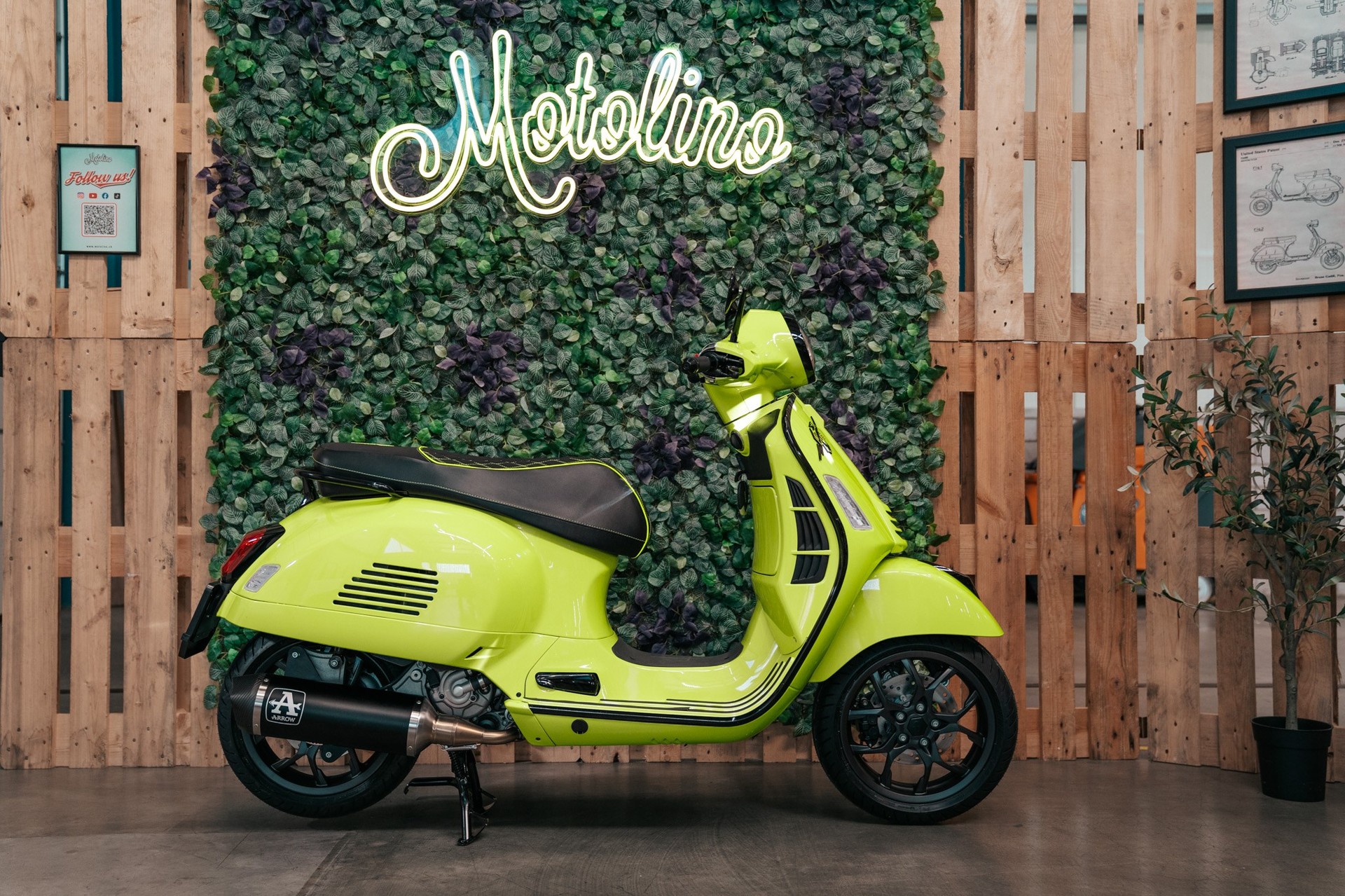PIAGGIO Vespa GTS 300 Super ABS-image-2
