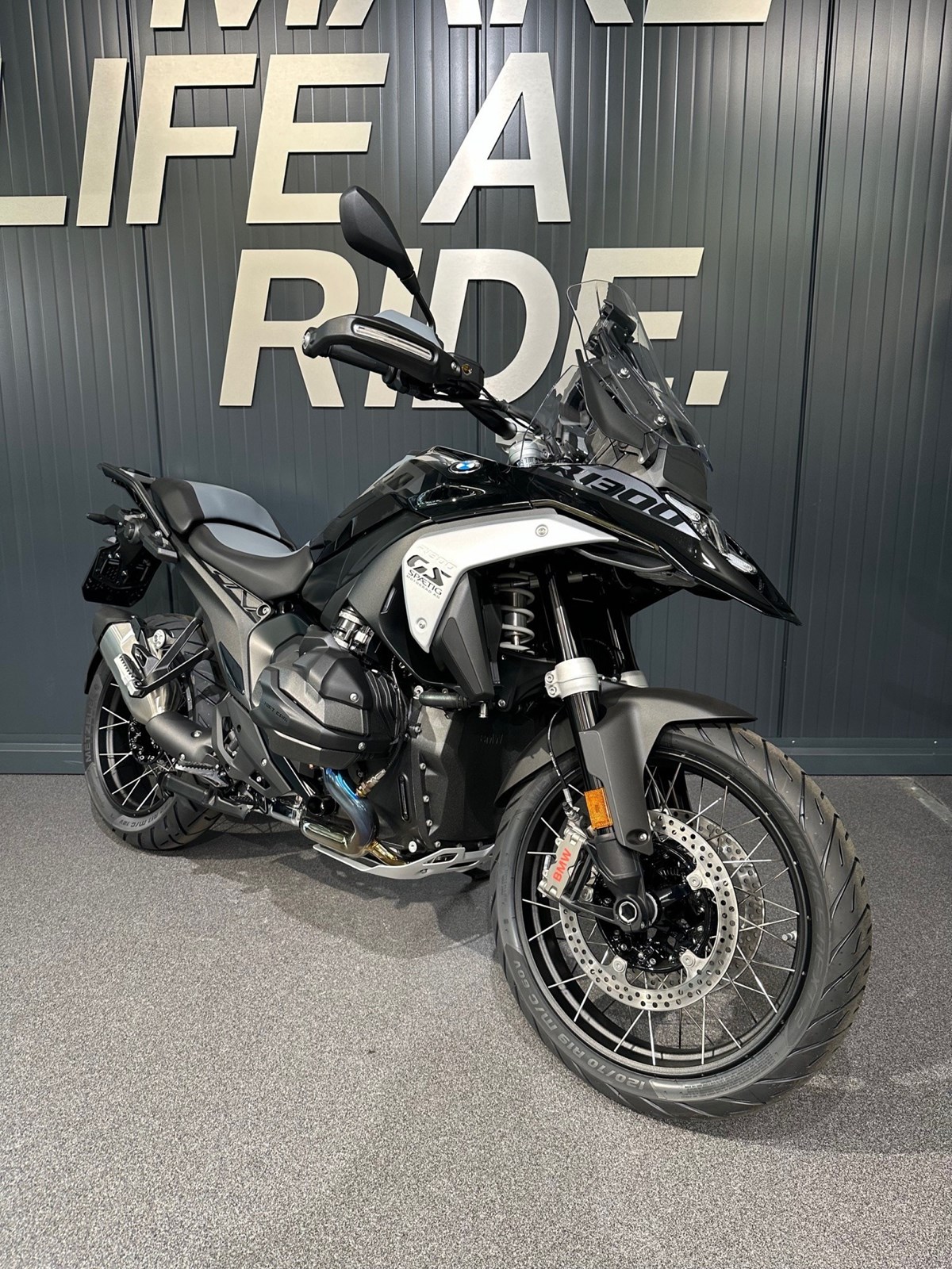 BMW R 1300 GS Triple Black Style Triple Black-showroom-element-2