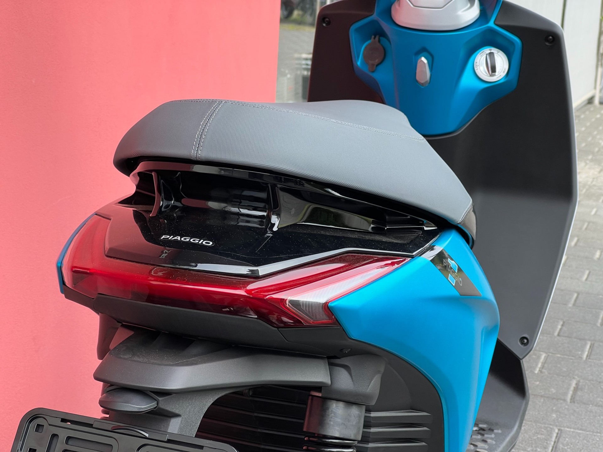 PIAGGIO Piaggio 1 Active 60km/h Full Electric-showroom-element-2
