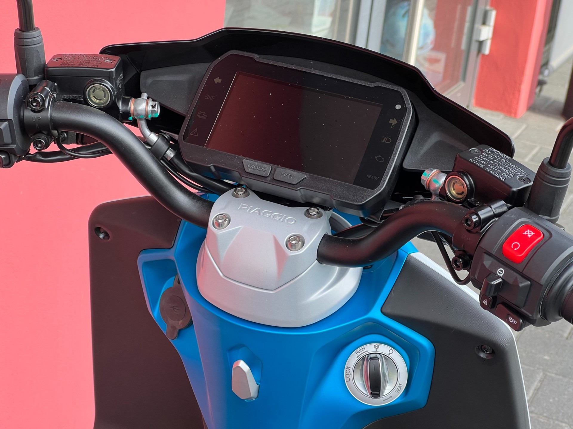 PIAGGIO Piaggio 1 Active 60km/h Full Electric-showroom-element-3