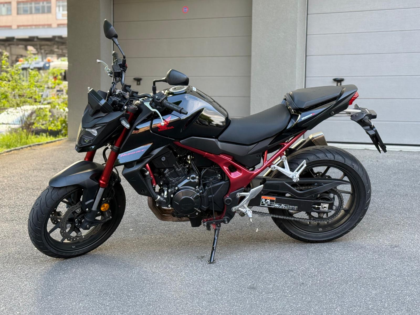 HONDA CB 750 Hornet-showroom-element-2