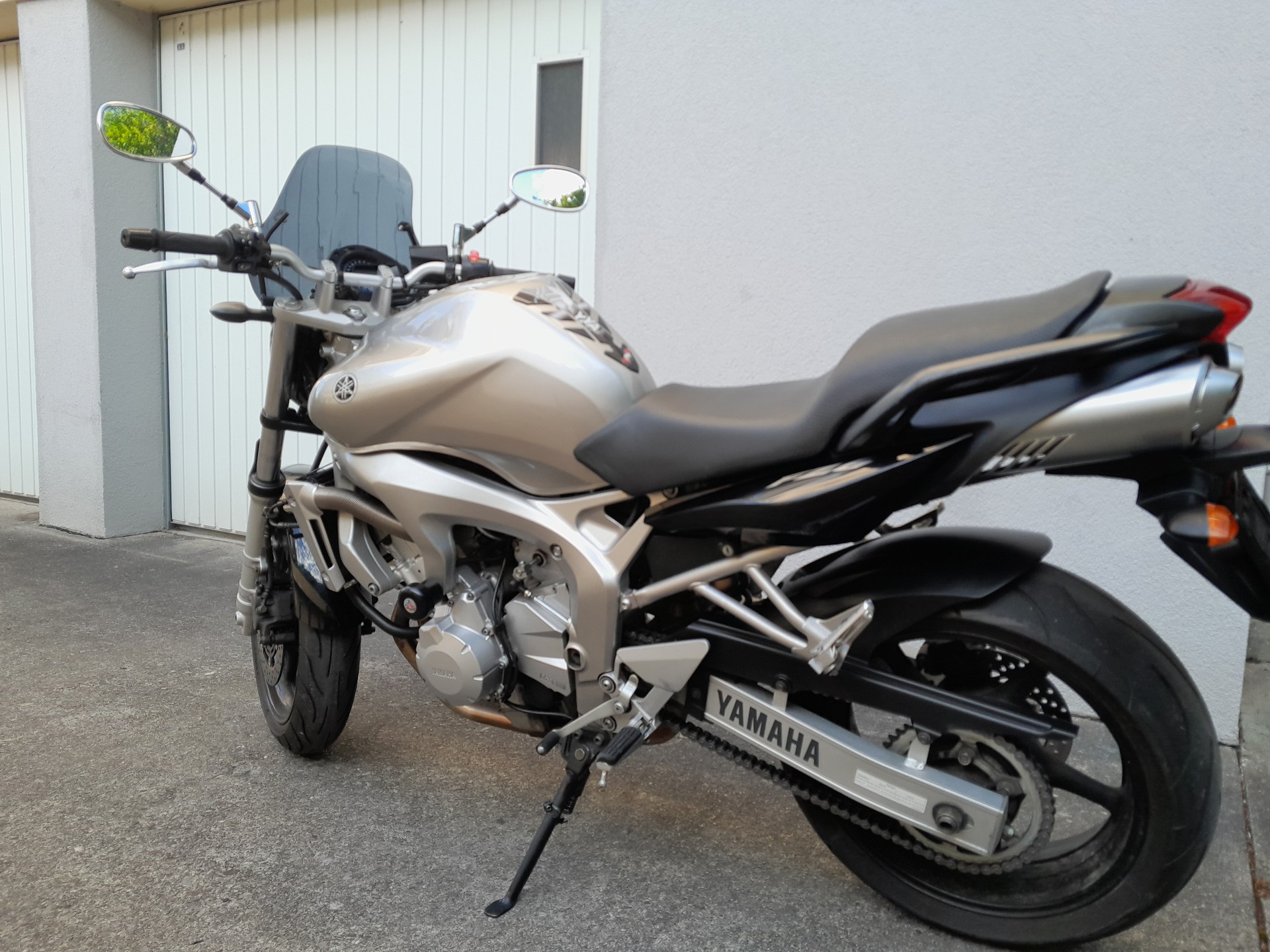 YAMAHA FZ6 N