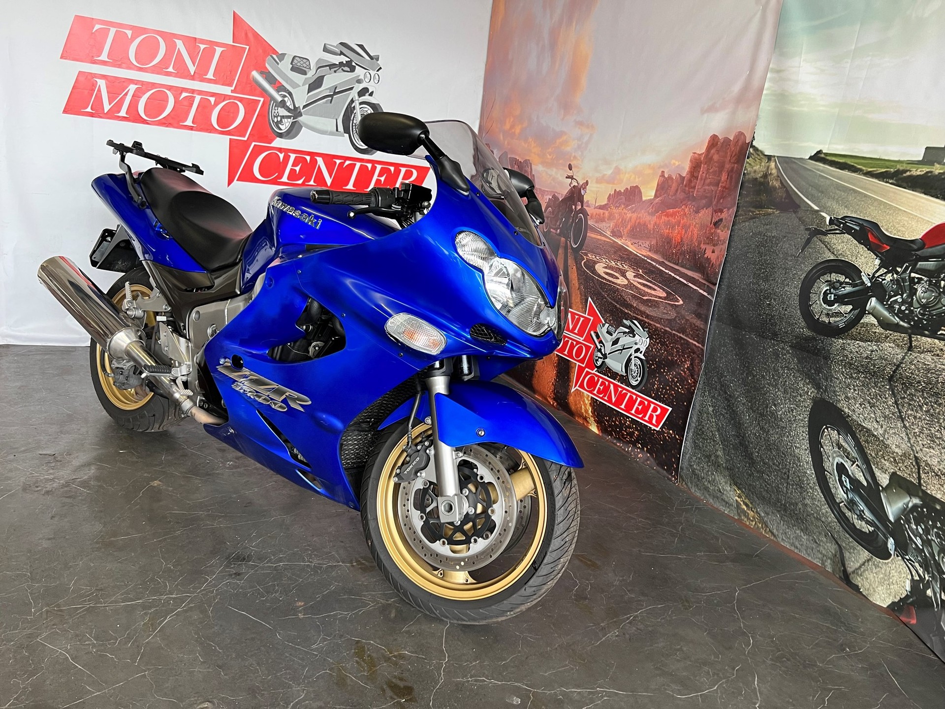KAWASAKI ZZ-R 1200-showroom-element-1