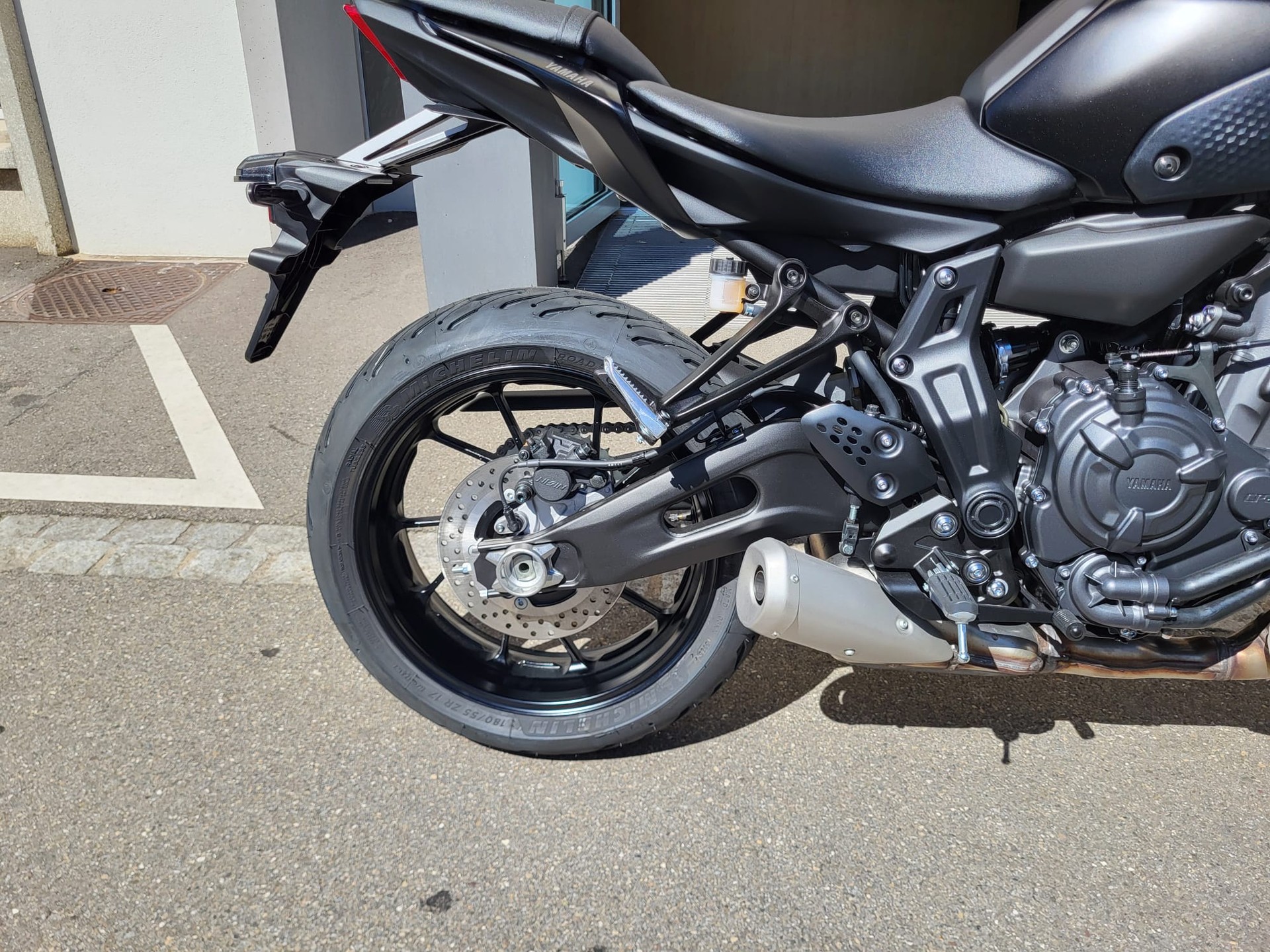 YAMAHA MT-07-showroom-element-3