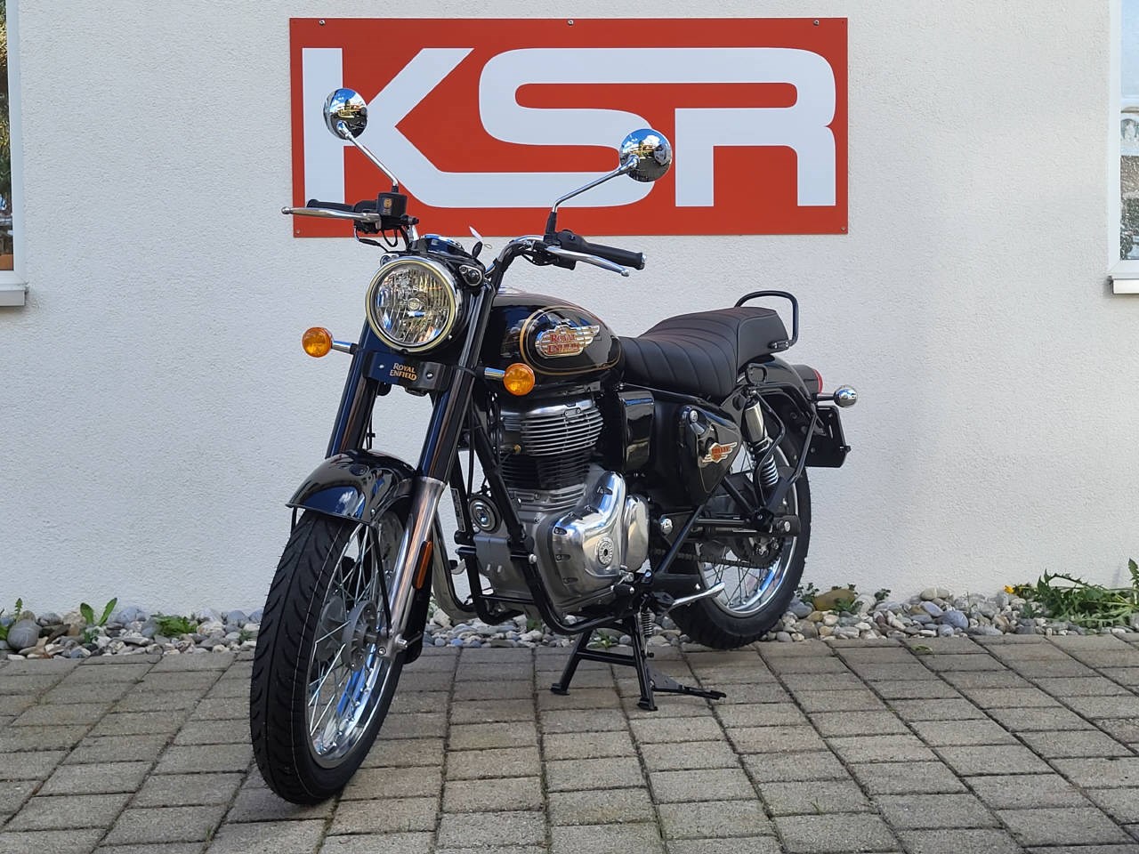 ROYAL ENFIELD BULLET 350-showroom-element-3