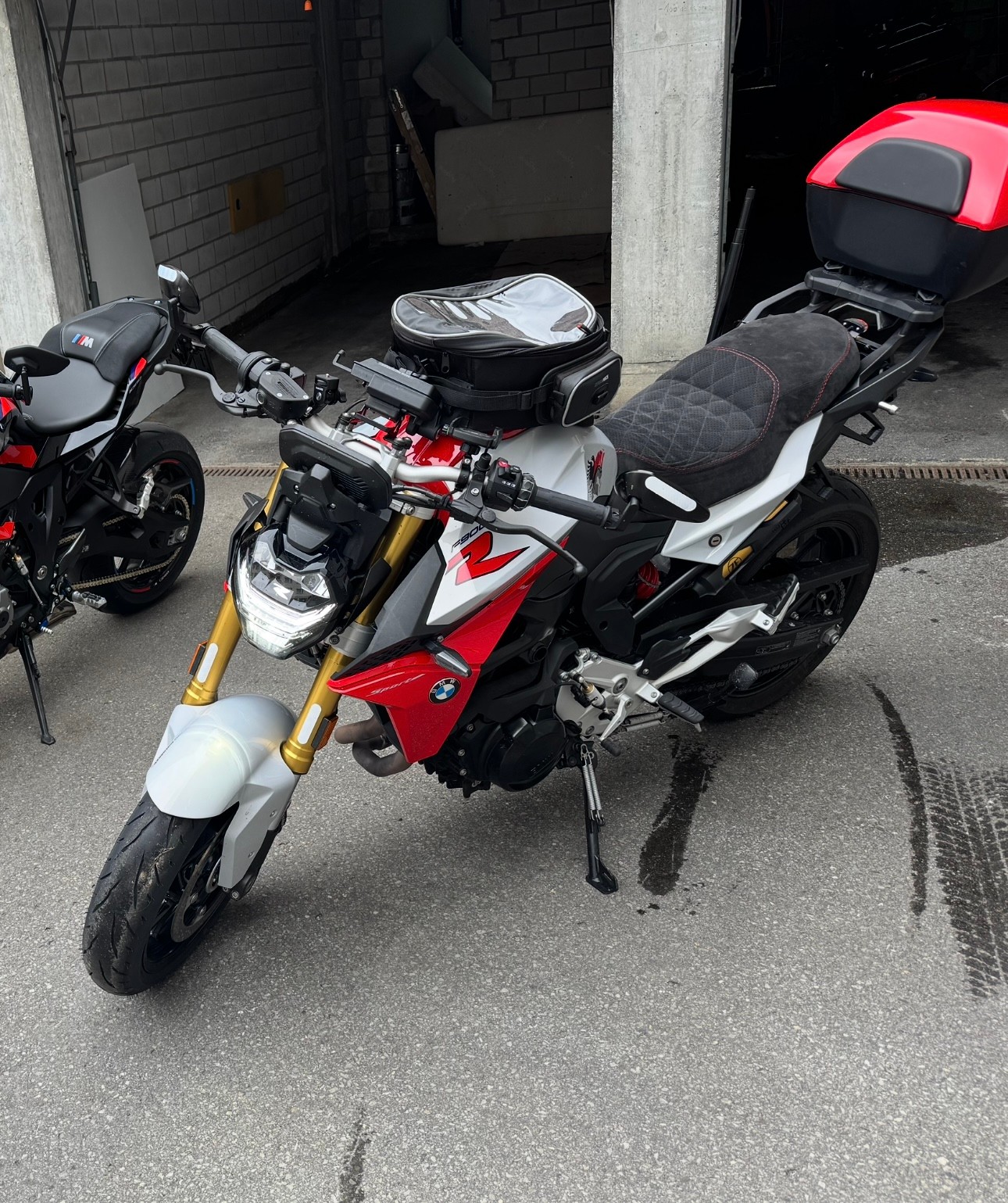 BMW F900R
