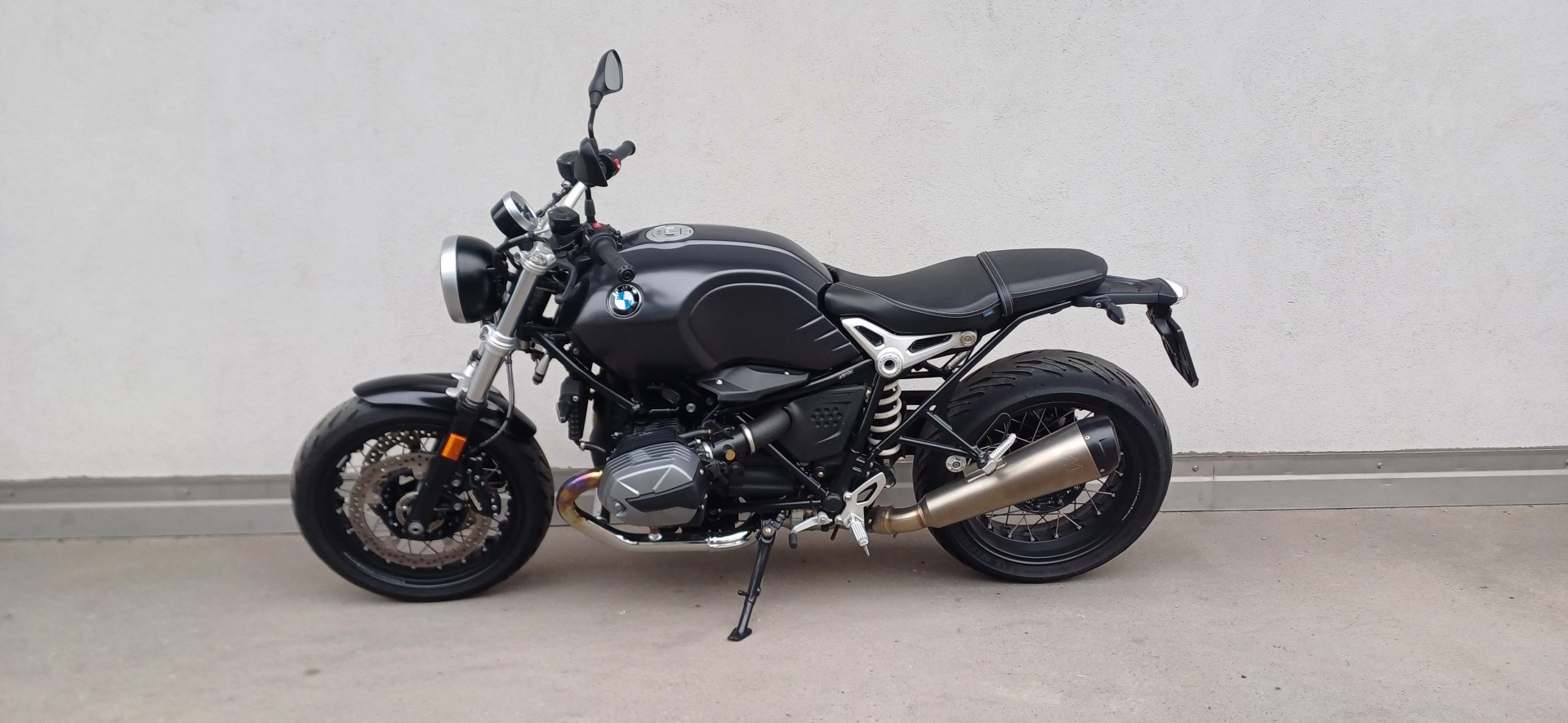 BMW R nineT Pure Spezial Lackierung BMW Frozen Deep Grey-showroom-element-1