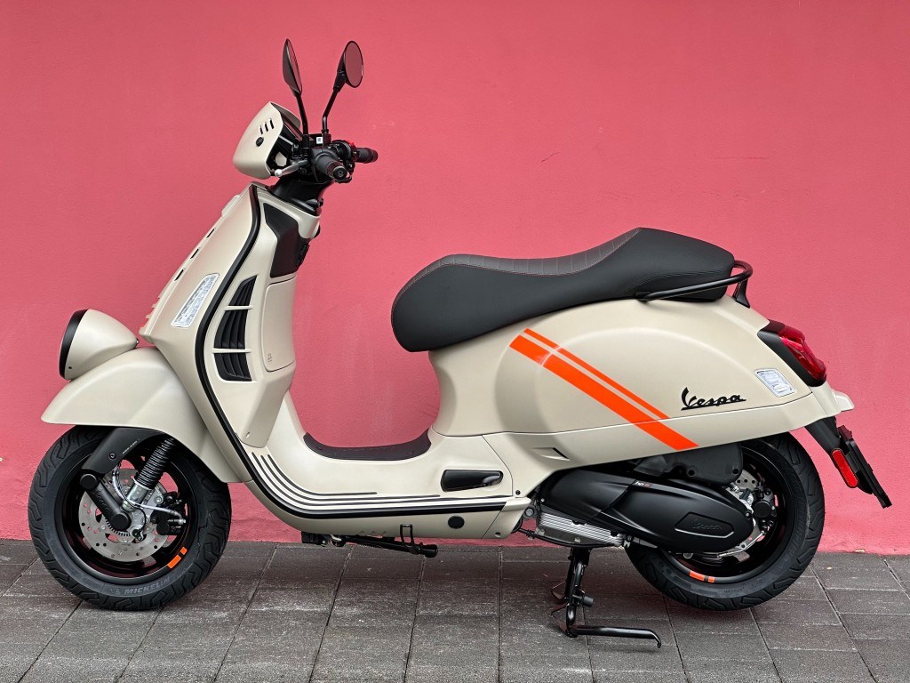 PIAGGIO Vespa GTV 300-image-2